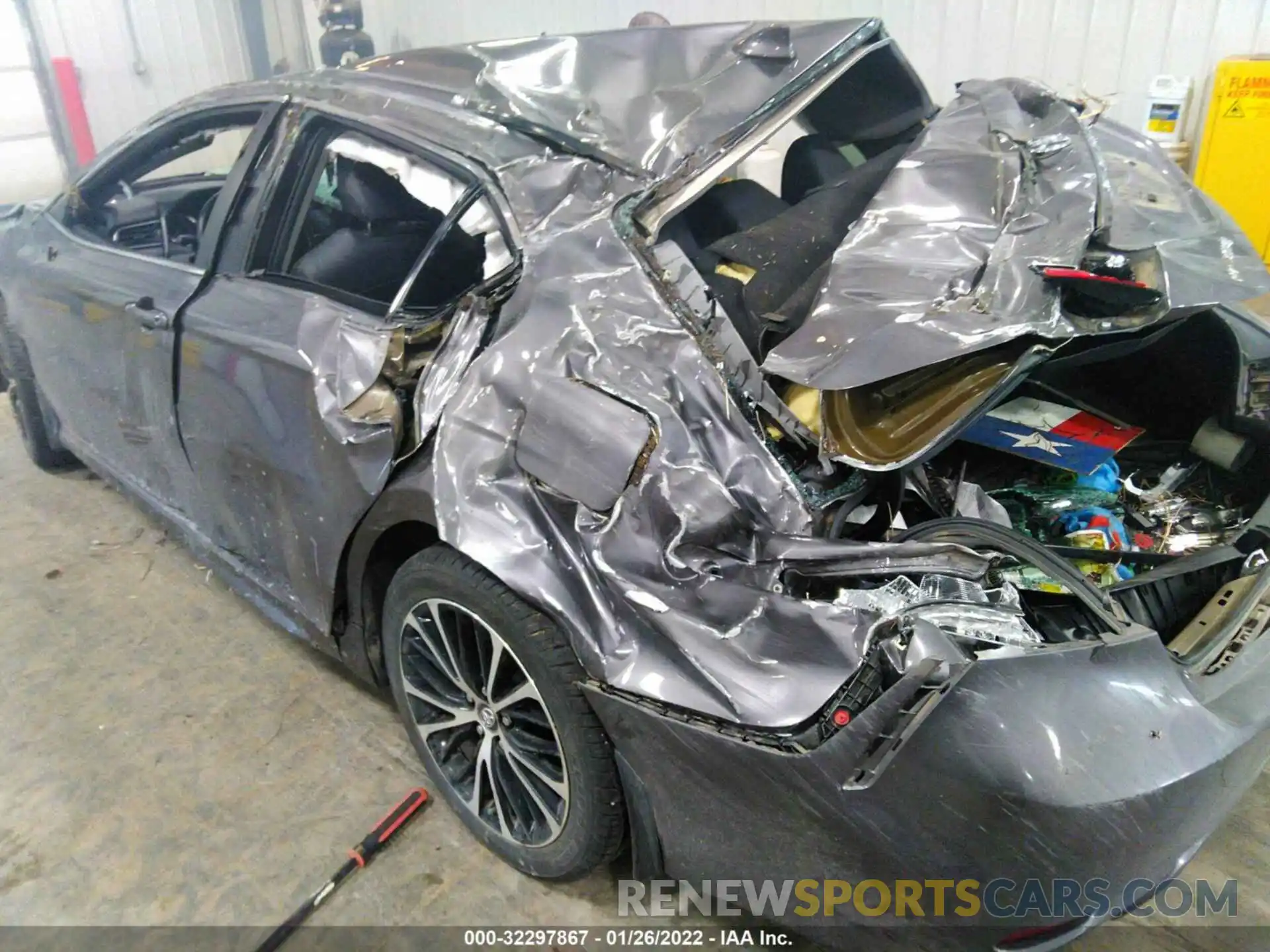 6 Photograph of a damaged car 4T1B11HK5KU205841 TOYOTA CAMRY 2019