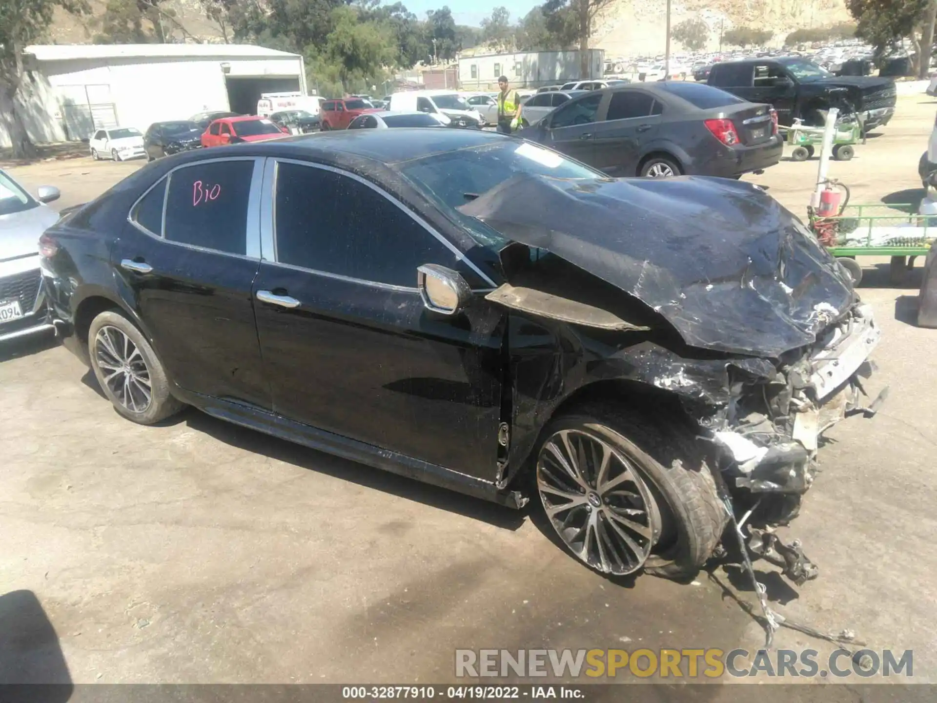 1 Photograph of a damaged car 4T1B11HK5KU205984 TOYOTA CAMRY 2019