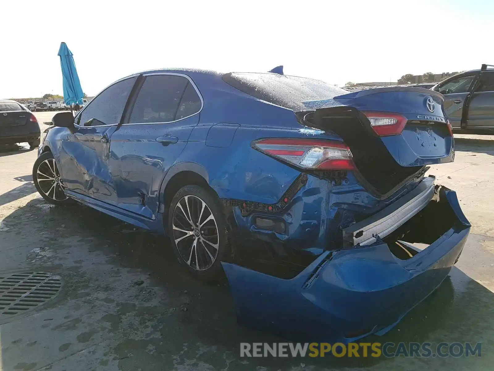 3 Photograph of a damaged car 4T1B11HK5KU206245 TOYOTA CAMRY 2019