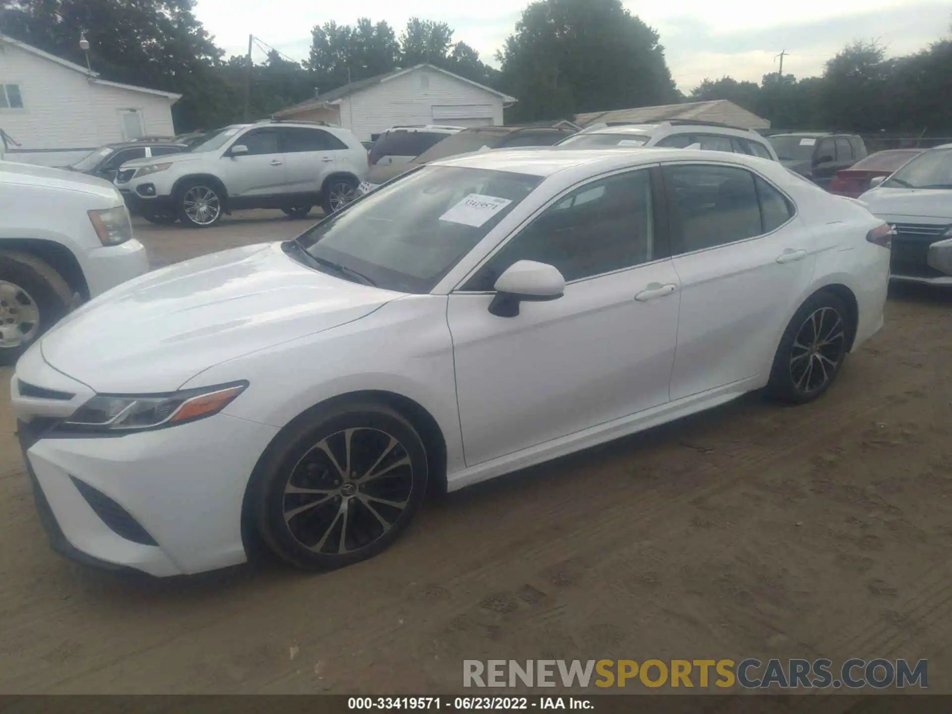 2 Photograph of a damaged car 4T1B11HK5KU206858 TOYOTA CAMRY 2019