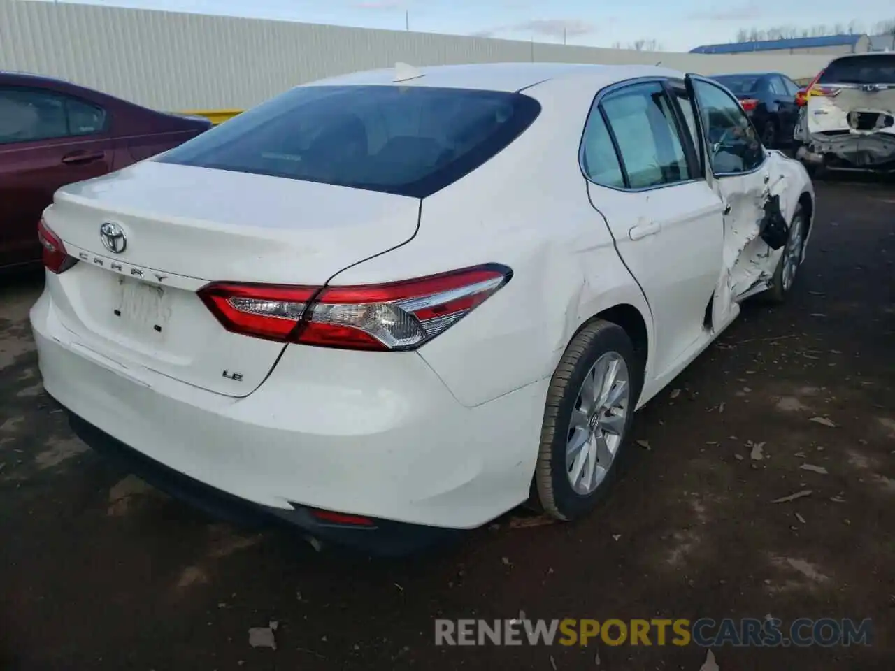 4 Фотография поврежденного автомобиля 4T1B11HK5KU207637 TOYOTA CAMRY 2019