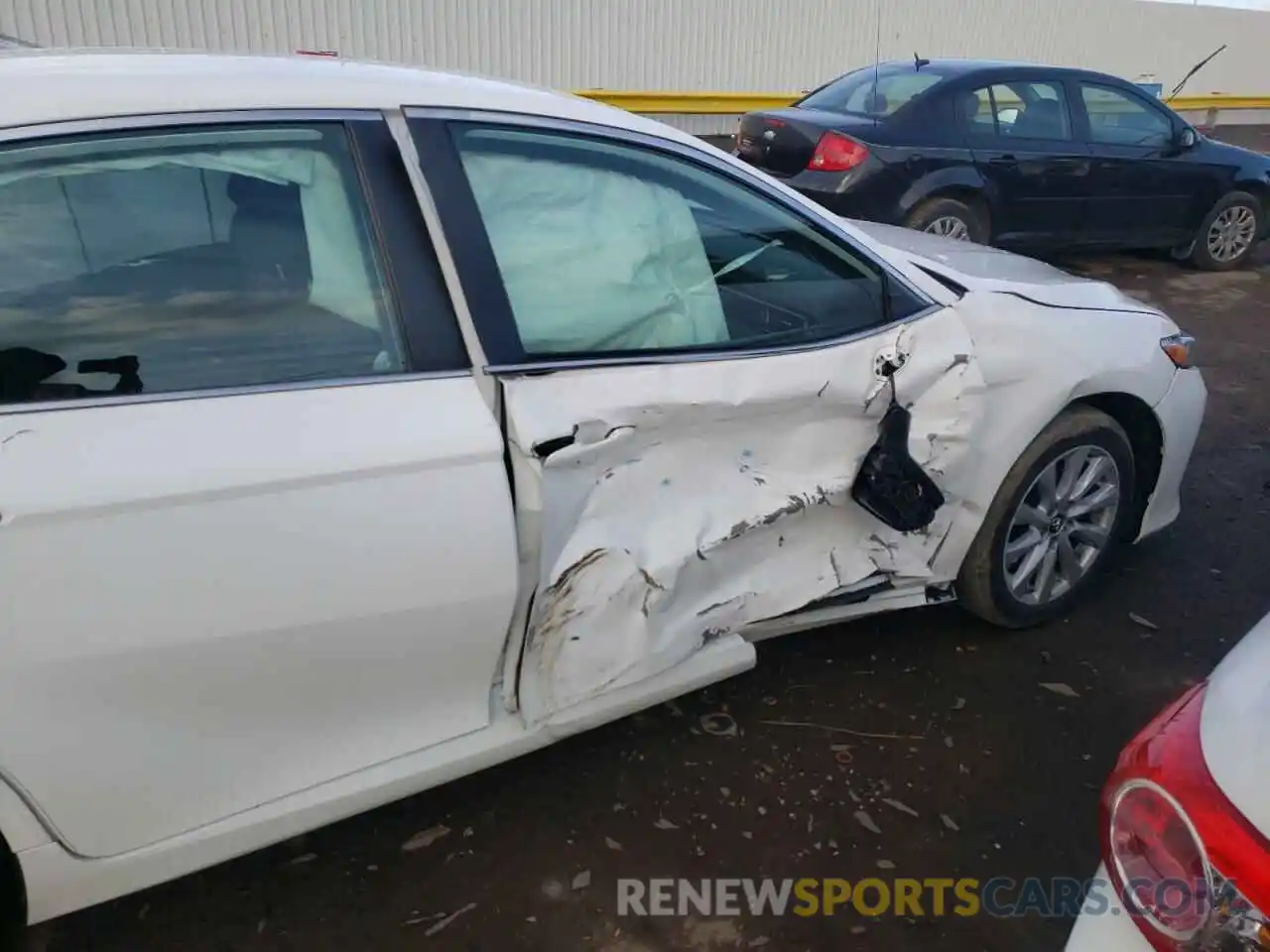 9 Photograph of a damaged car 4T1B11HK5KU207637 TOYOTA CAMRY 2019