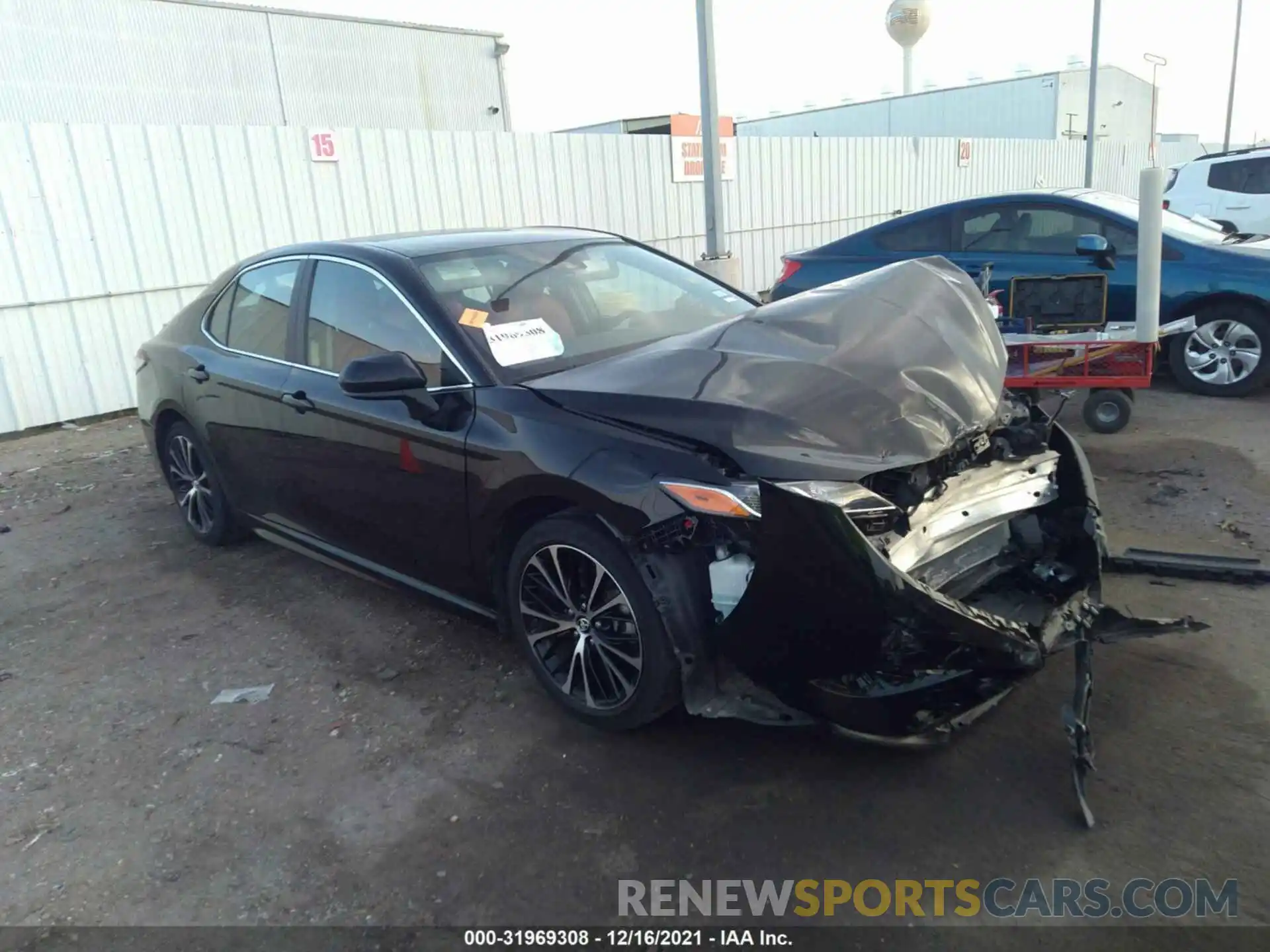 1 Photograph of a damaged car 4T1B11HK5KU208142 TOYOTA CAMRY 2019