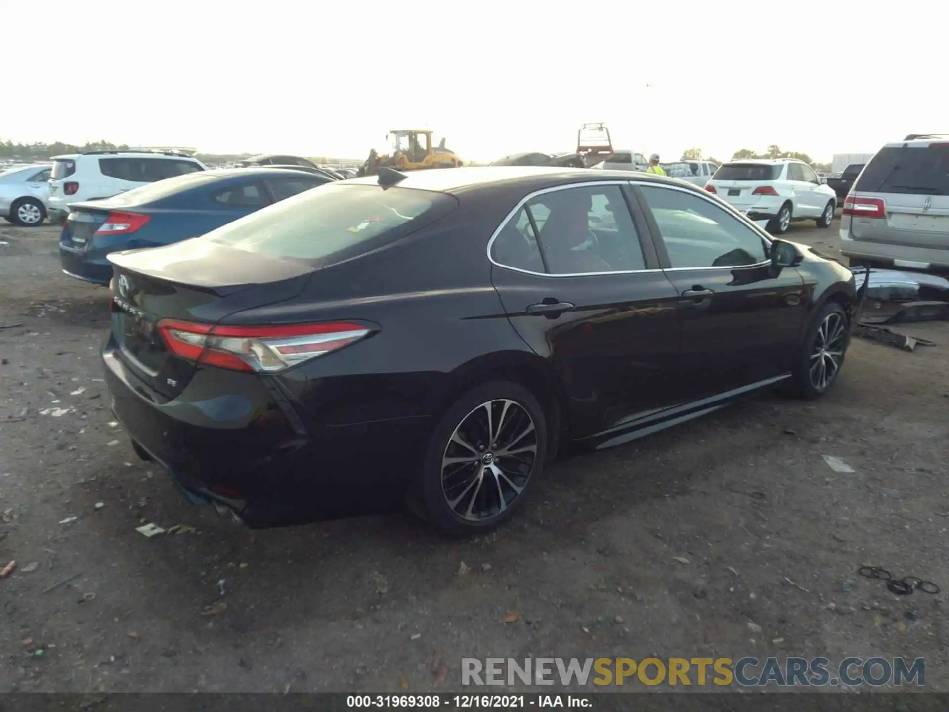 4 Photograph of a damaged car 4T1B11HK5KU208142 TOYOTA CAMRY 2019