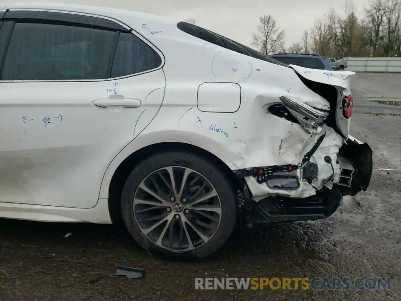 9 Photograph of a damaged car 4T1B11HK5KU208626 TOYOTA CAMRY 2019