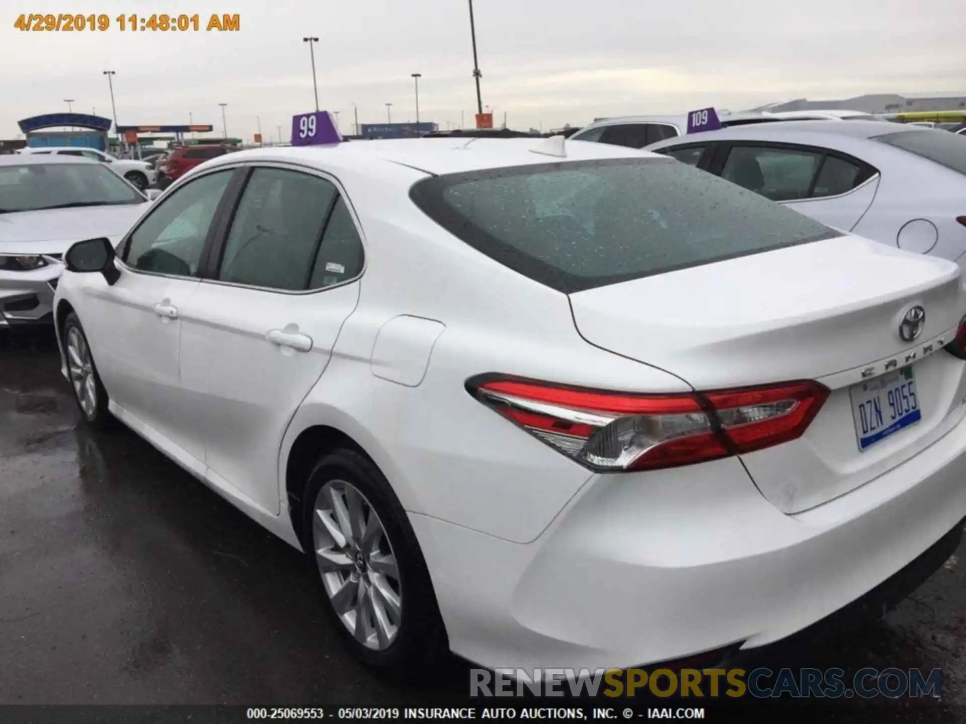 15 Photograph of a damaged car 4T1B11HK5KU209758 TOYOTA CAMRY 2019