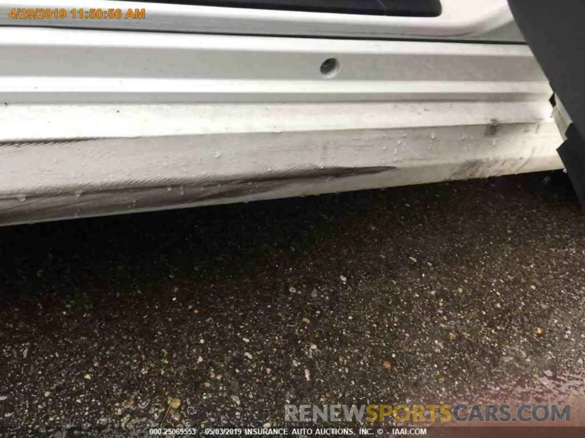 16 Photograph of a damaged car 4T1B11HK5KU209758 TOYOTA CAMRY 2019