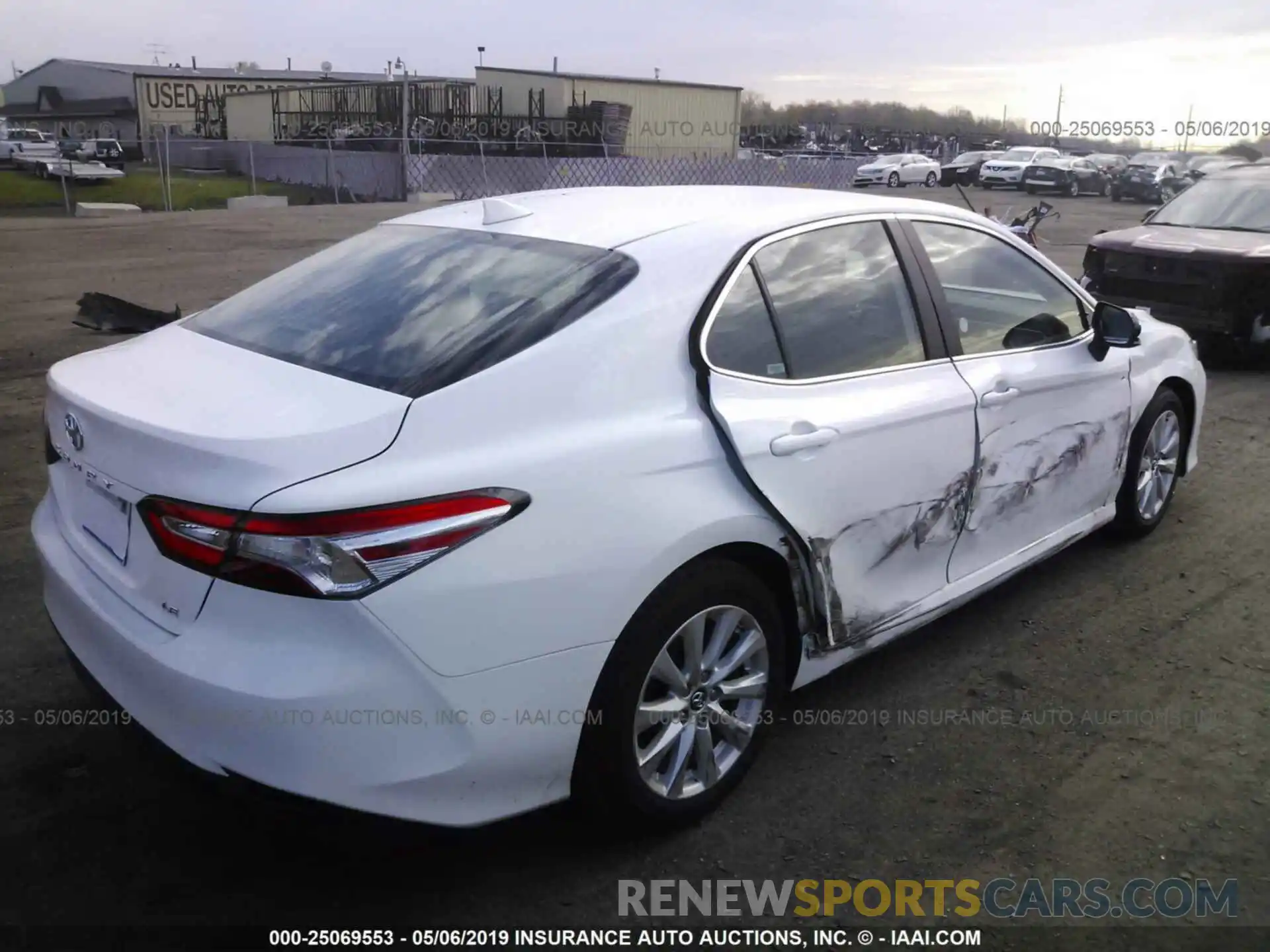 4 Photograph of a damaged car 4T1B11HK5KU209758 TOYOTA CAMRY 2019