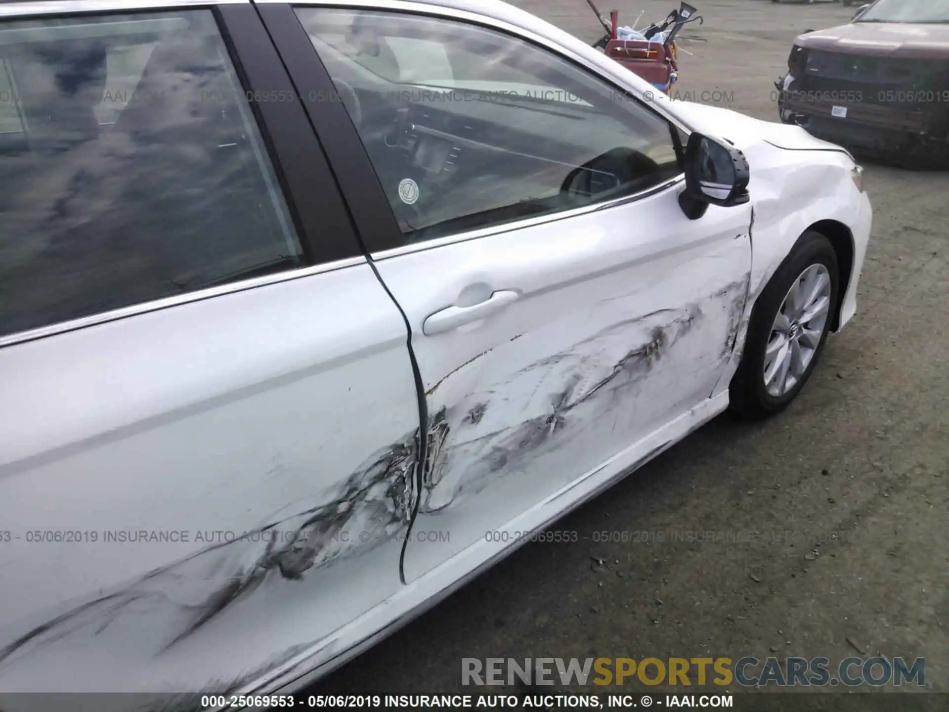 6 Photograph of a damaged car 4T1B11HK5KU209758 TOYOTA CAMRY 2019