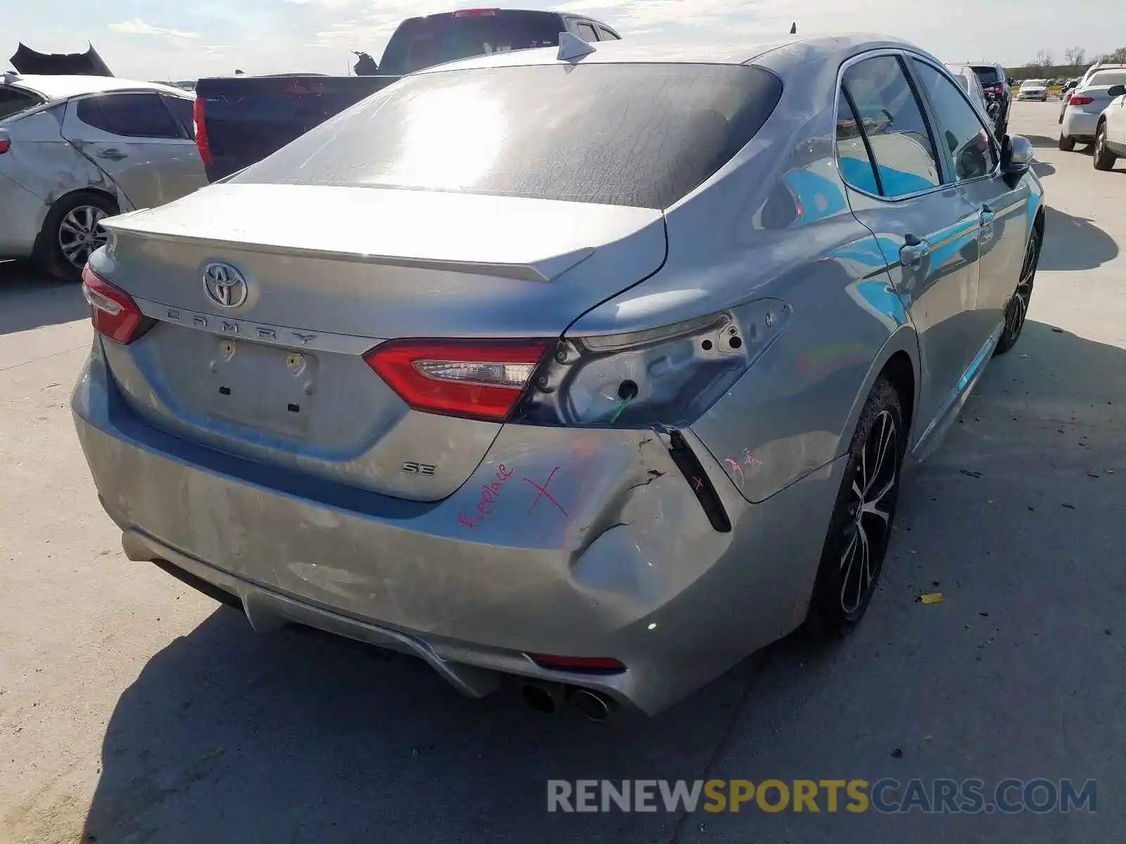 4 Photograph of a damaged car 4T1B11HK5KU210456 TOYOTA CAMRY 2019