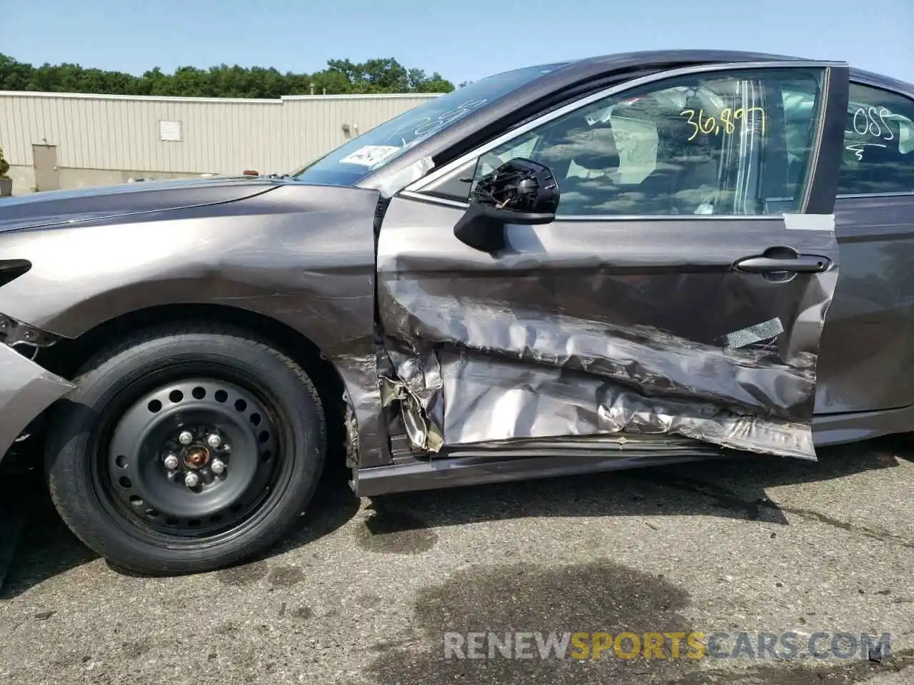 9 Photograph of a damaged car 4T1B11HK5KU210473 TOYOTA CAMRY 2019