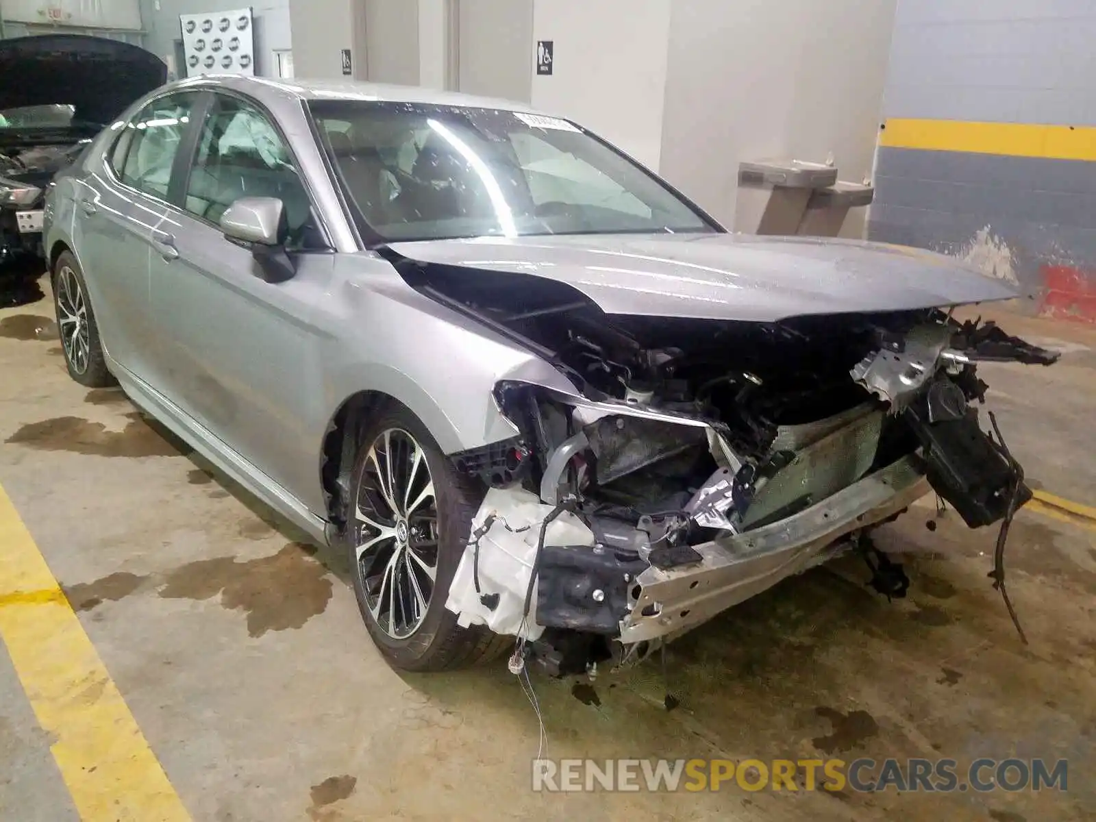 1 Photograph of a damaged car 4T1B11HK5KU211171 TOYOTA CAMRY 2019