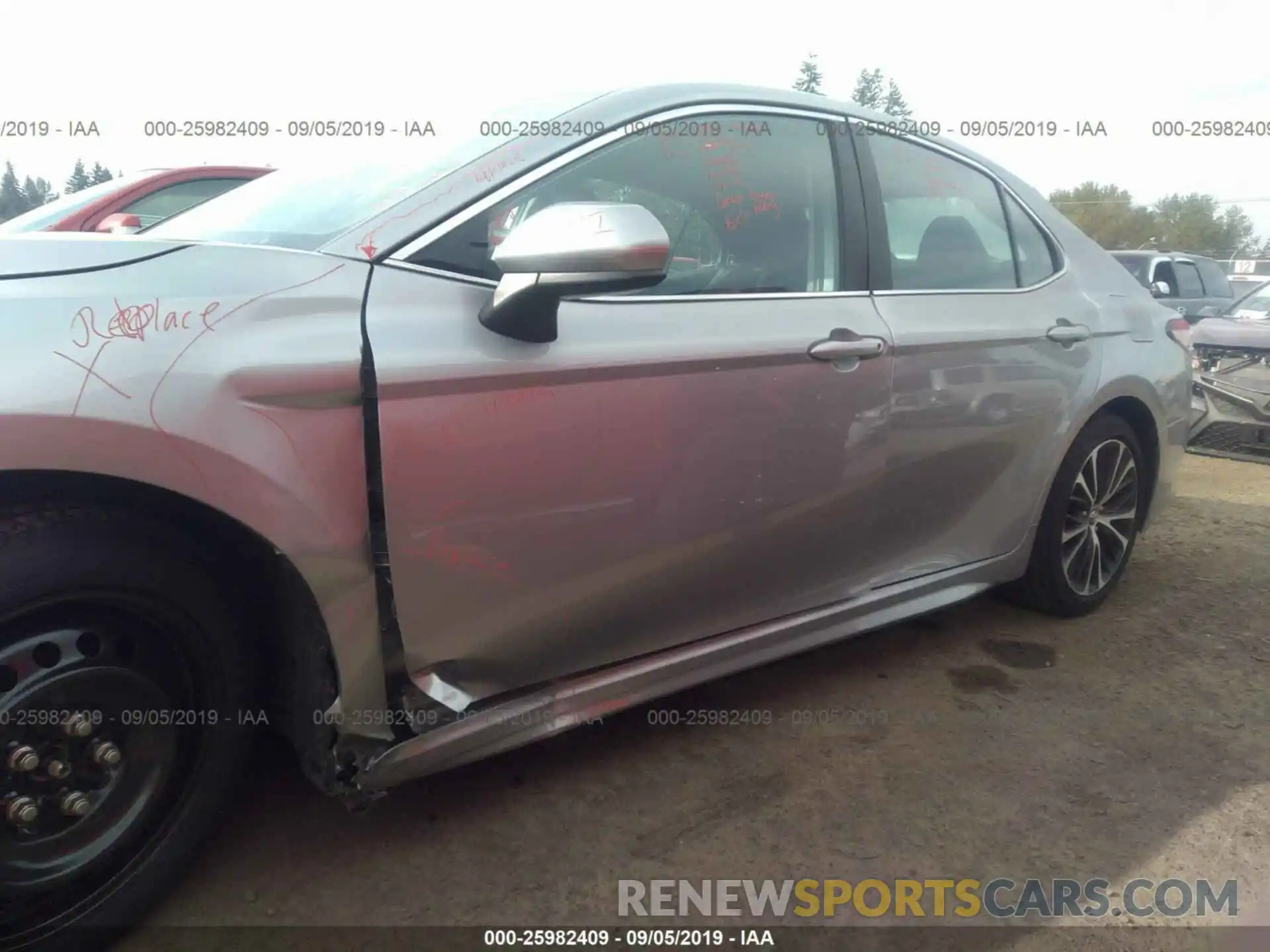 6 Photograph of a damaged car 4T1B11HK5KU212059 TOYOTA CAMRY 2019