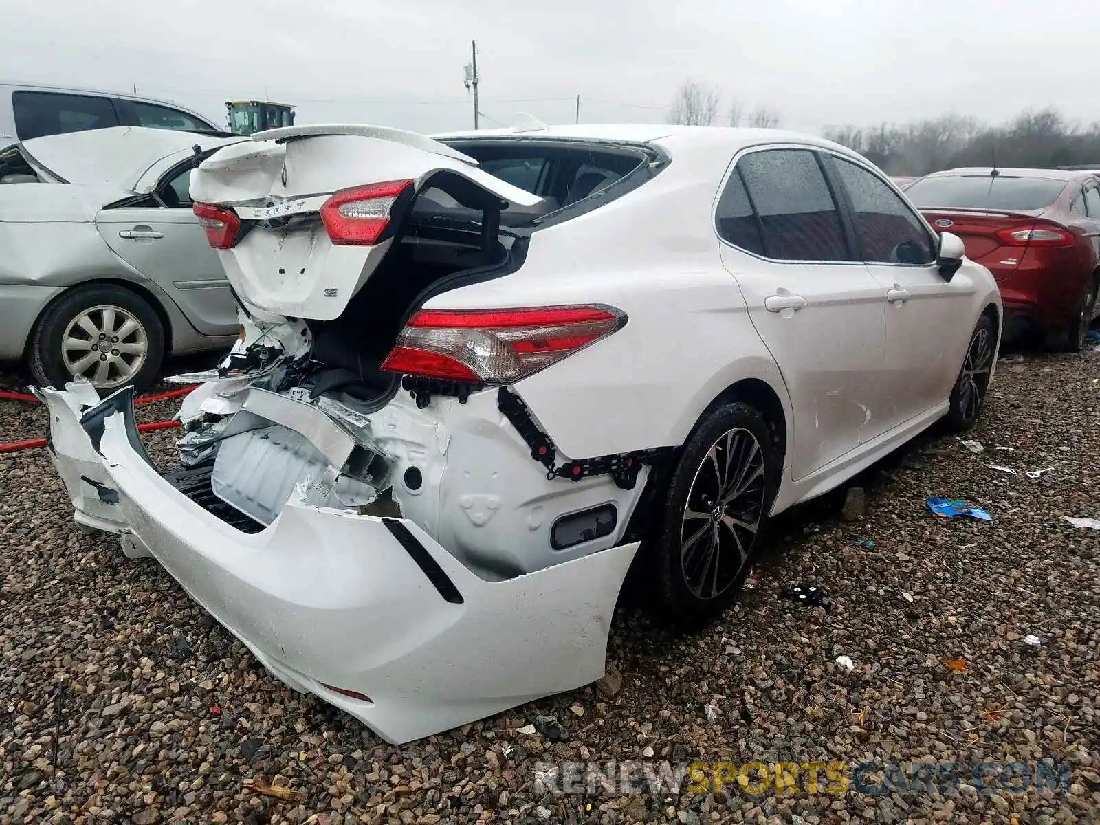 4 Фотография поврежденного автомобиля 4T1B11HK5KU215396 TOYOTA CAMRY 2019