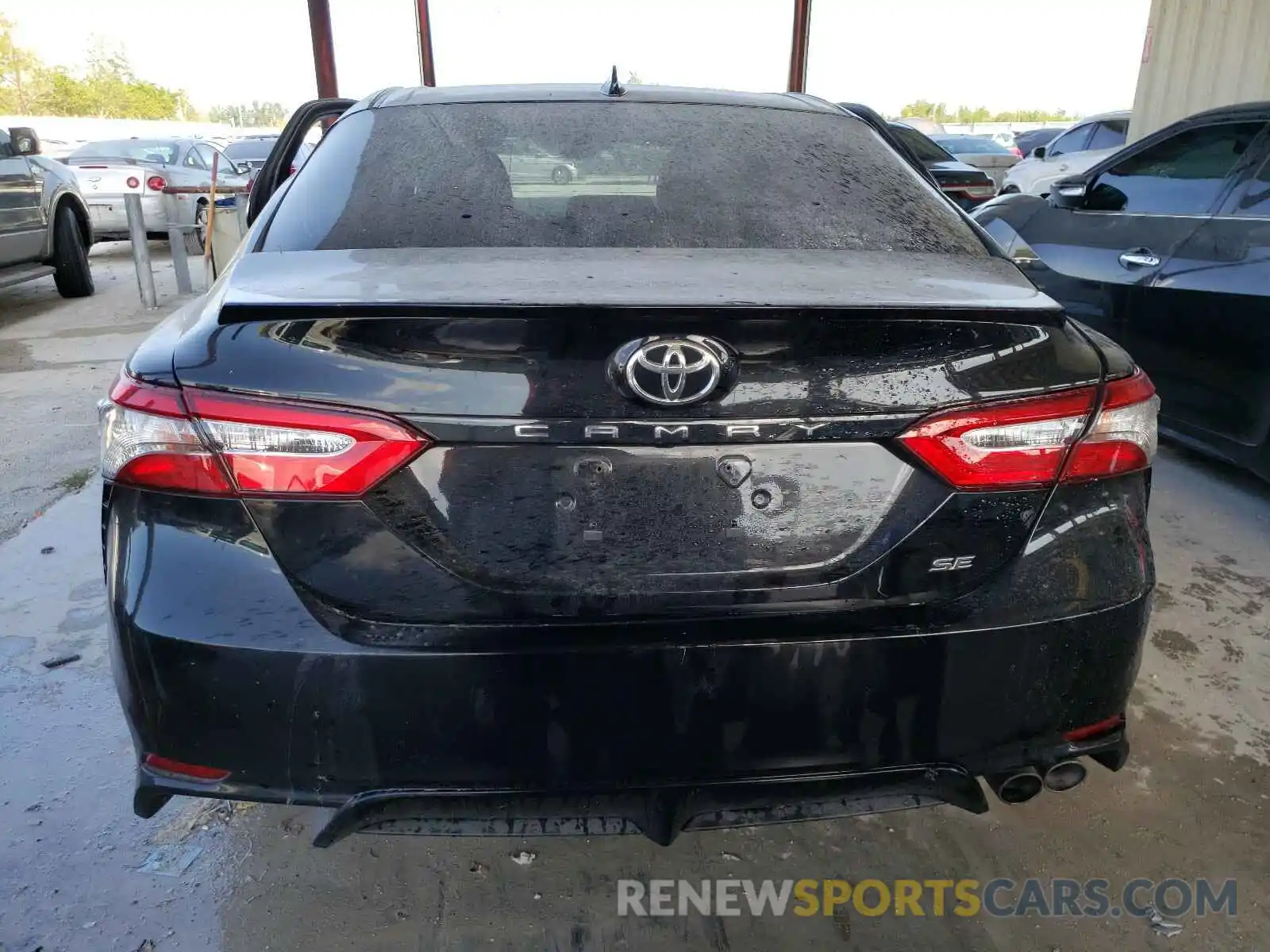 10 Photograph of a damaged car 4T1B11HK5KU218346 TOYOTA CAMRY 2019