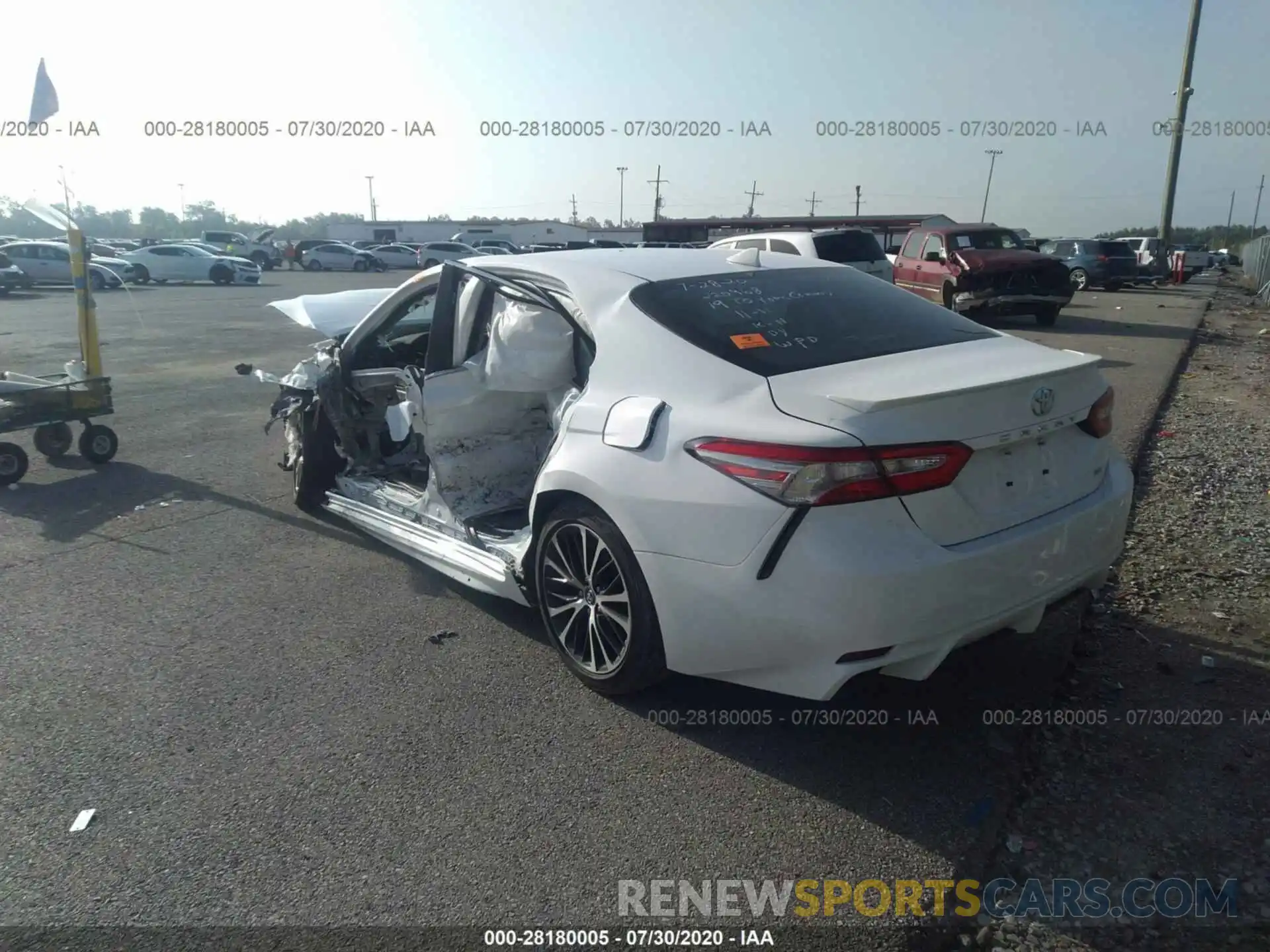 3 Photograph of a damaged car 4T1B11HK5KU220968 TOYOTA CAMRY 2019