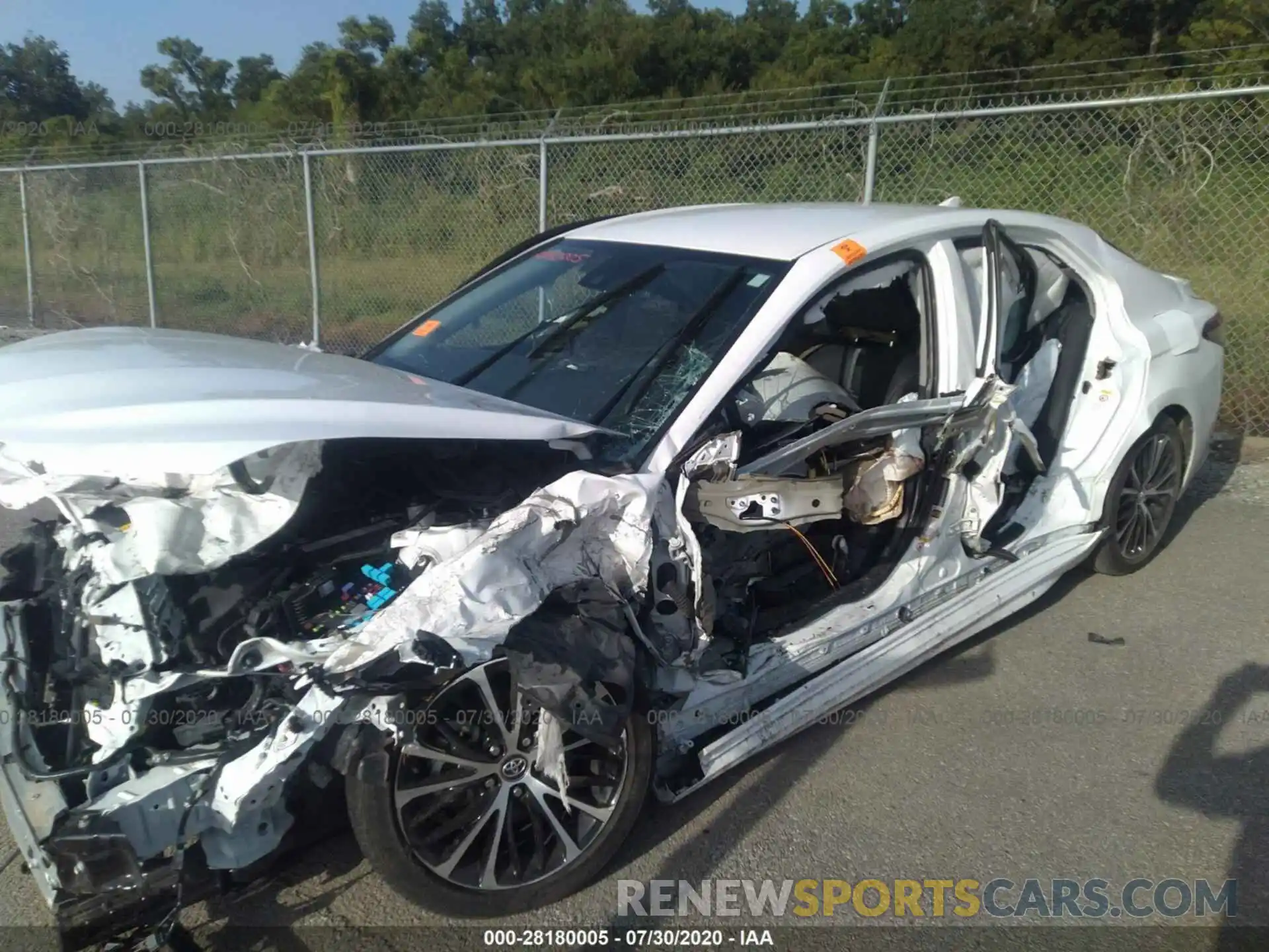 6 Photograph of a damaged car 4T1B11HK5KU220968 TOYOTA CAMRY 2019