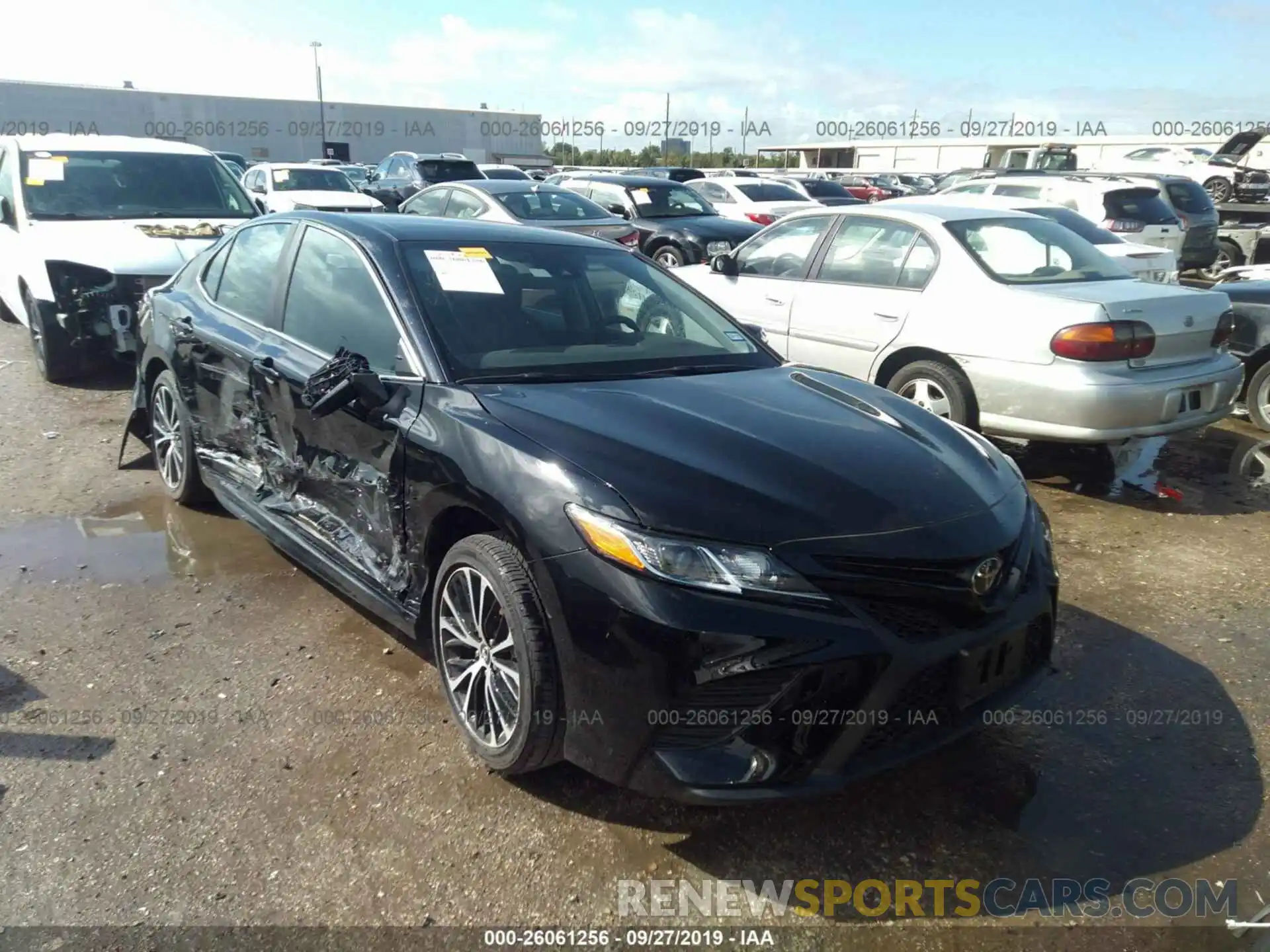 1 Photograph of a damaged car 4T1B11HK5KU222199 TOYOTA CAMRY 2019