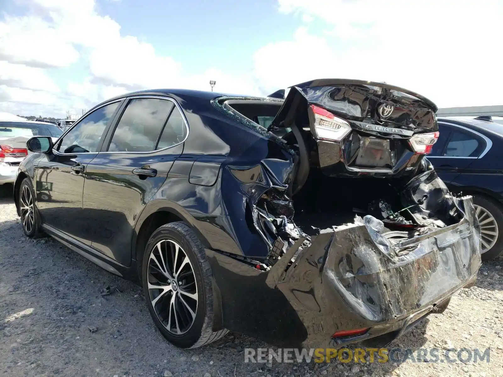 3 Photograph of a damaged car 4T1B11HK5KU222204 TOYOTA CAMRY 2019