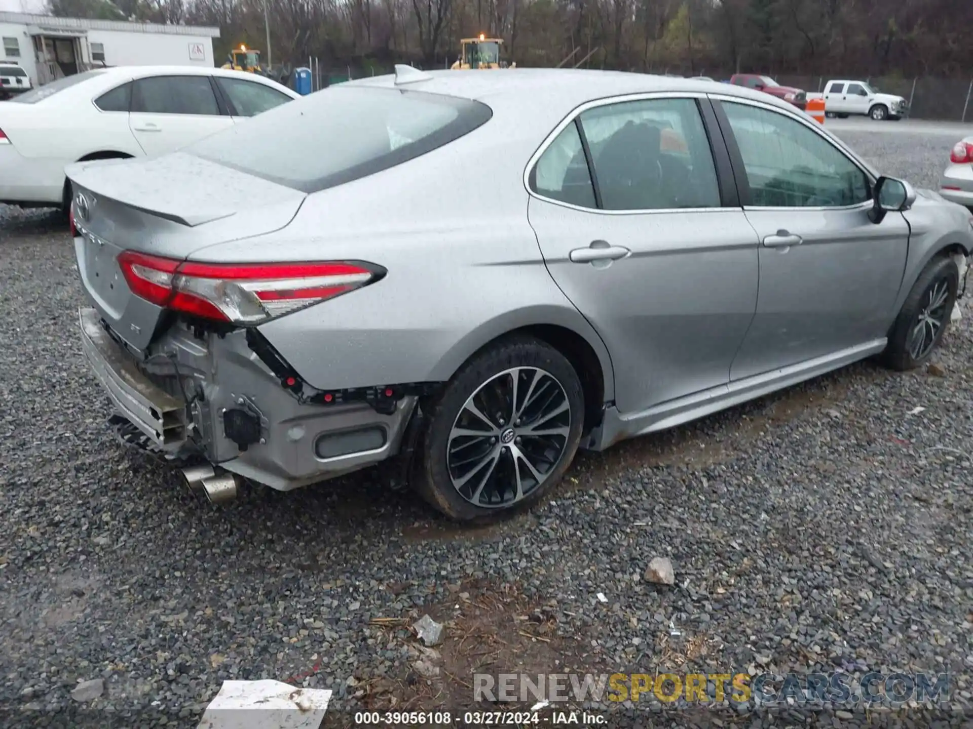 4 Фотография поврежденного автомобиля 4T1B11HK5KU223241 TOYOTA CAMRY 2019