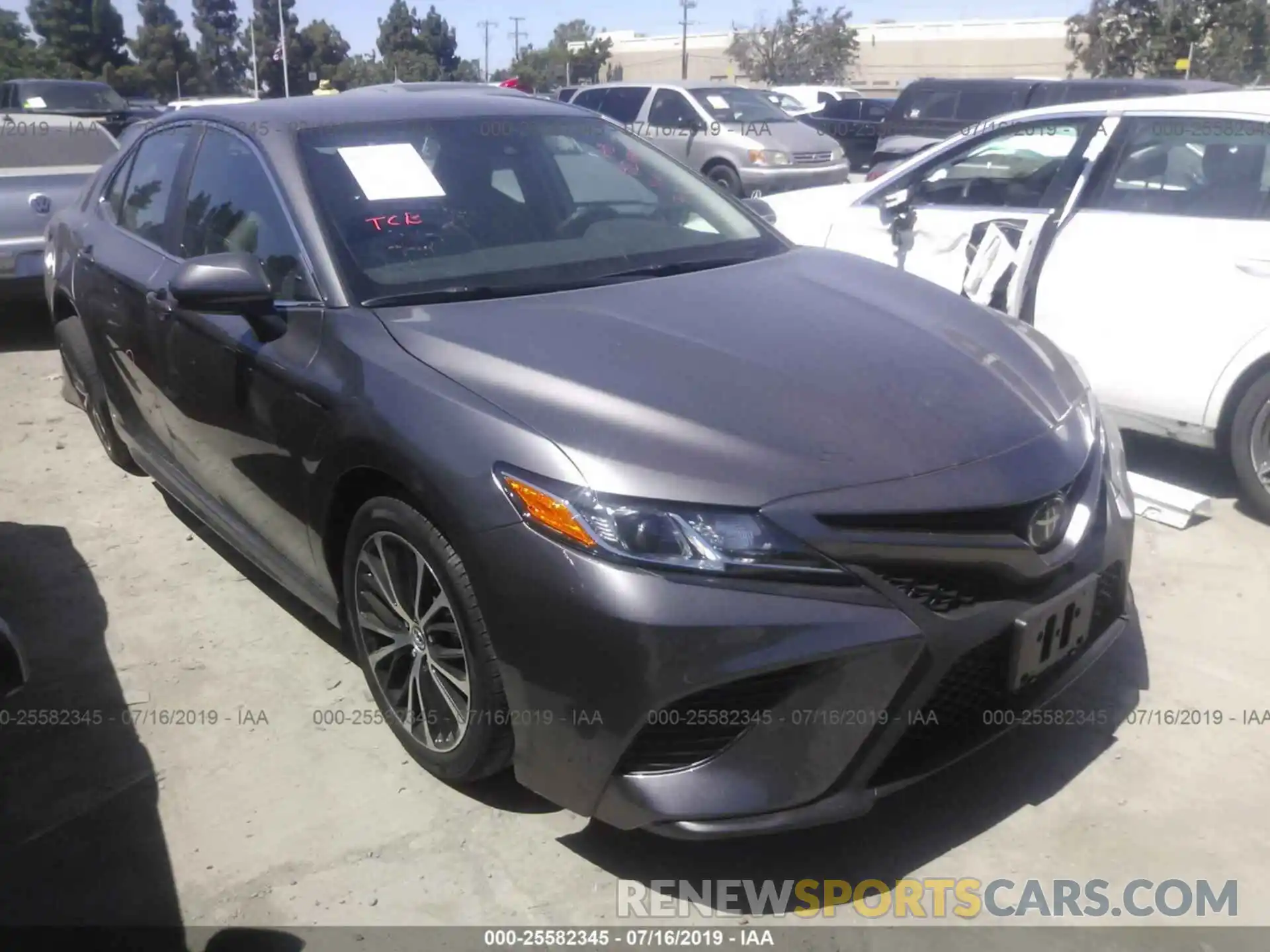 1 Photograph of a damaged car 4T1B11HK5KU224552 TOYOTA CAMRY 2019