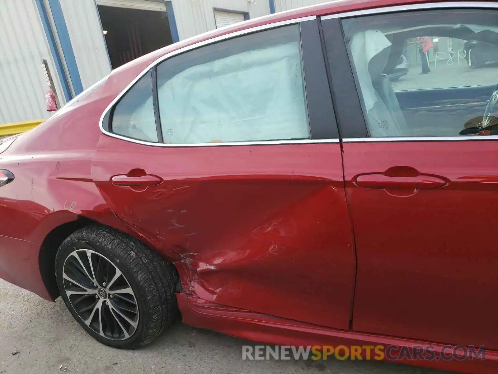 9 Photograph of a damaged car 4T1B11HK5KU226821 TOYOTA CAMRY 2019