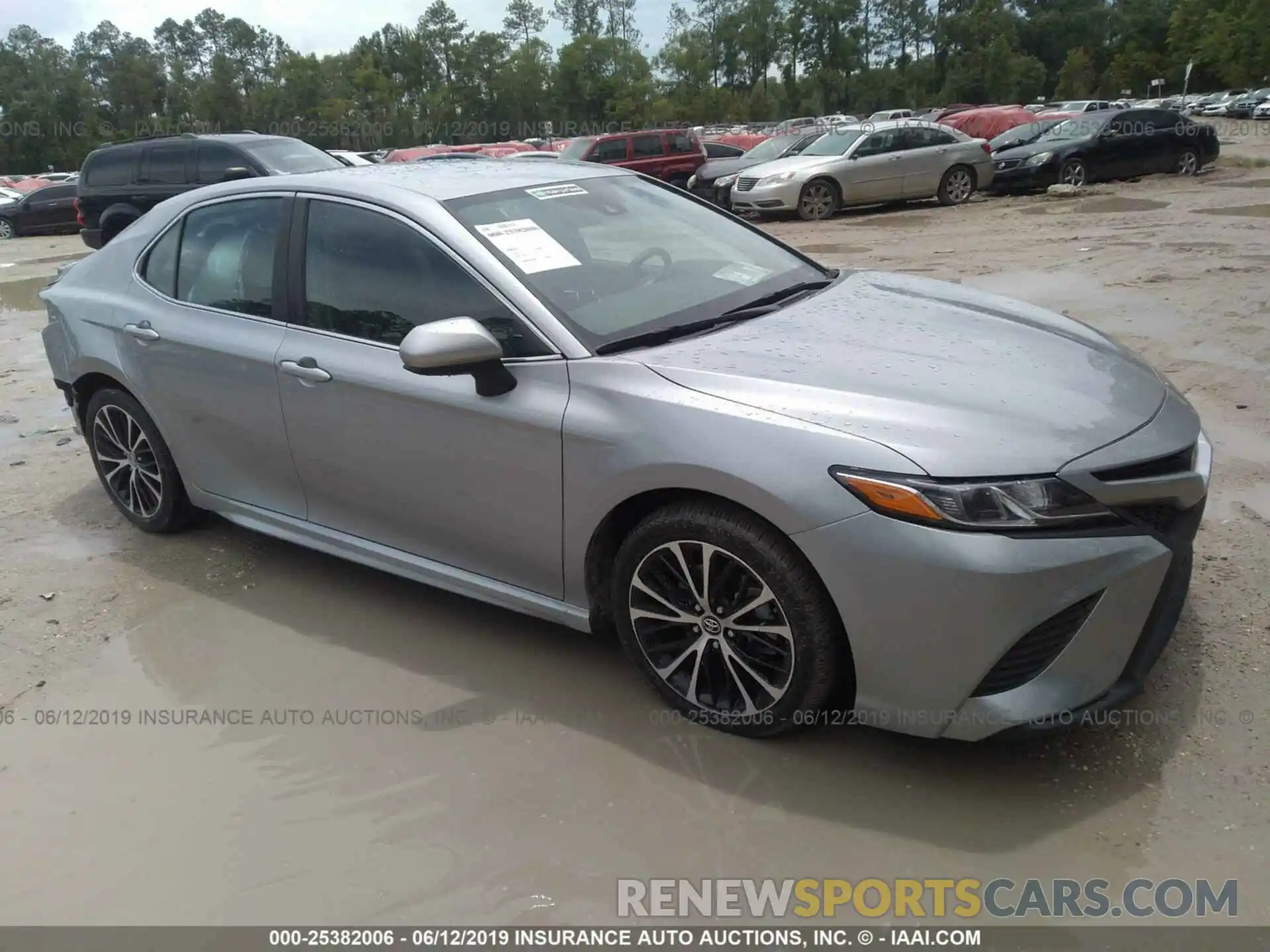 1 Photograph of a damaged car 4T1B11HK5KU227001 TOYOTA CAMRY 2019