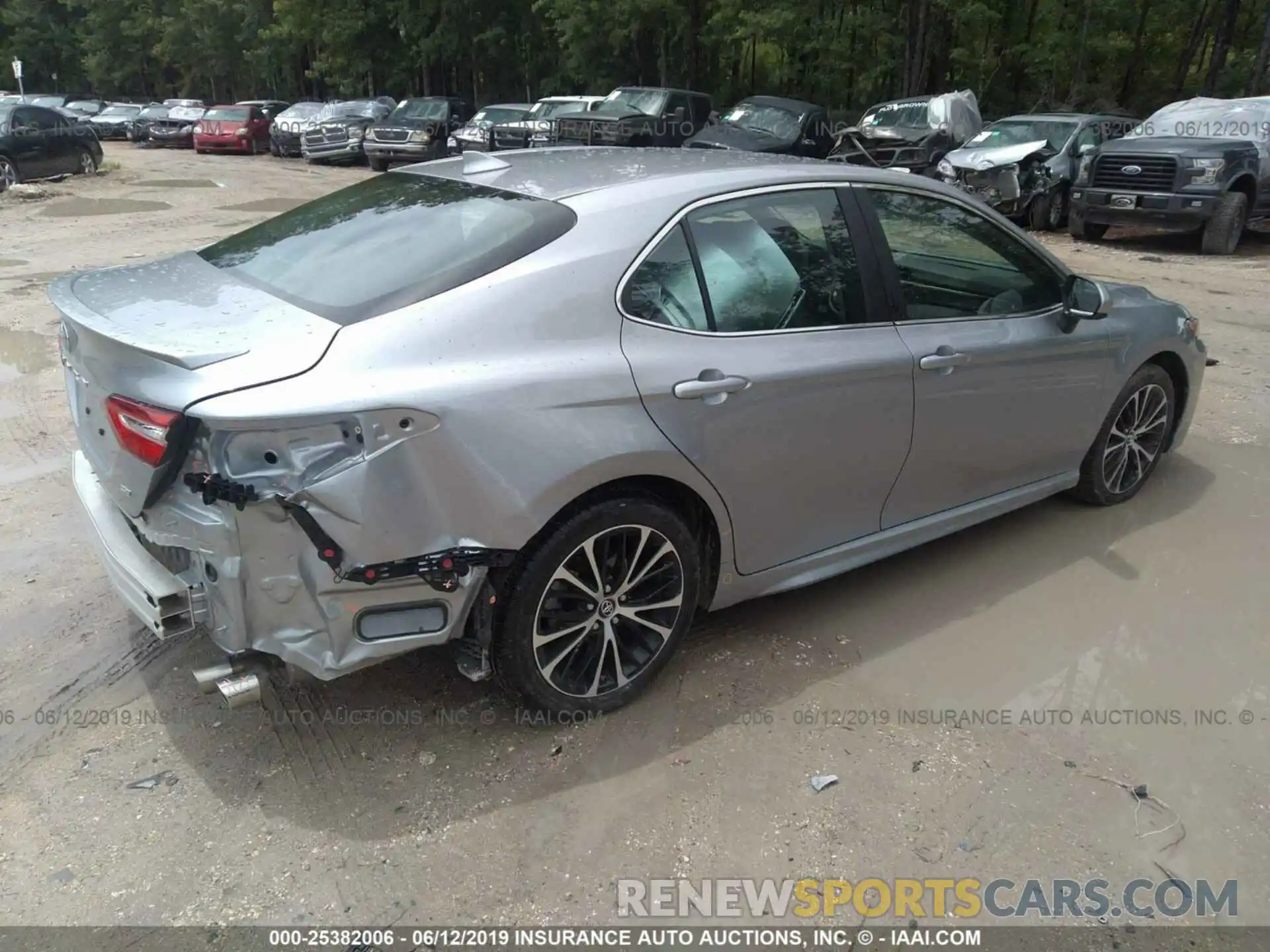 4 Фотография поврежденного автомобиля 4T1B11HK5KU227001 TOYOTA CAMRY 2019