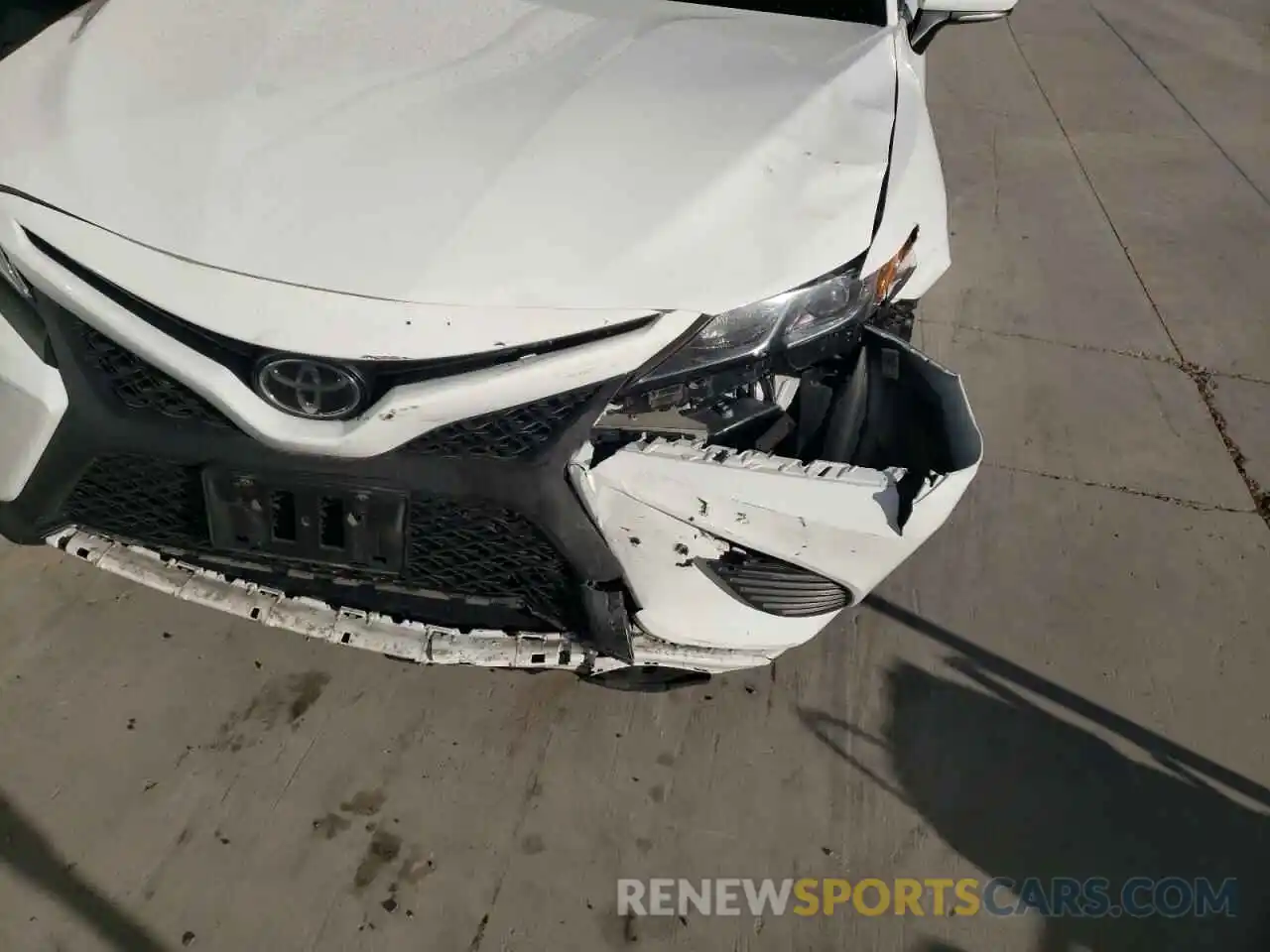 9 Photograph of a damaged car 4T1B11HK5KU229590 TOYOTA CAMRY 2019