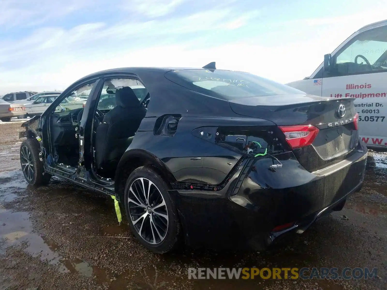 3 Photograph of a damaged car 4T1B11HK5KU230741 TOYOTA CAMRY 2019