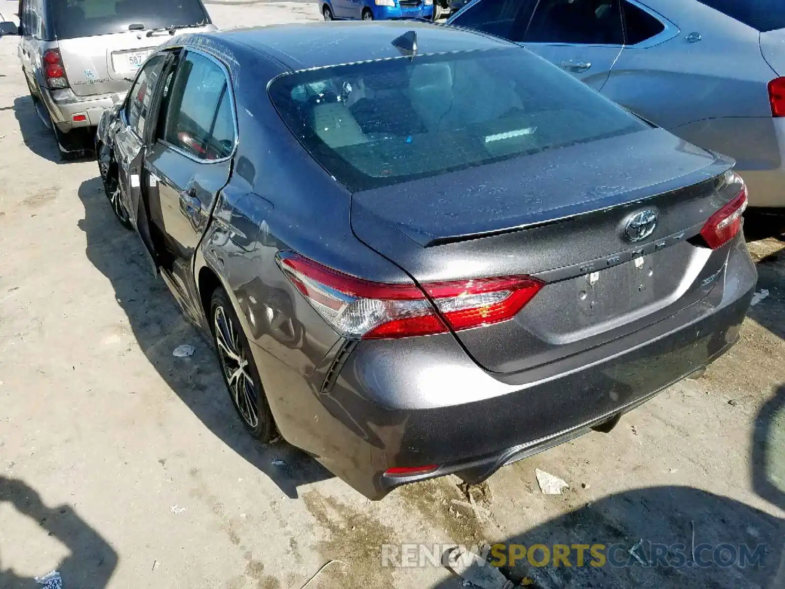 3 Photograph of a damaged car 4T1B11HK5KU231159 TOYOTA CAMRY 2019