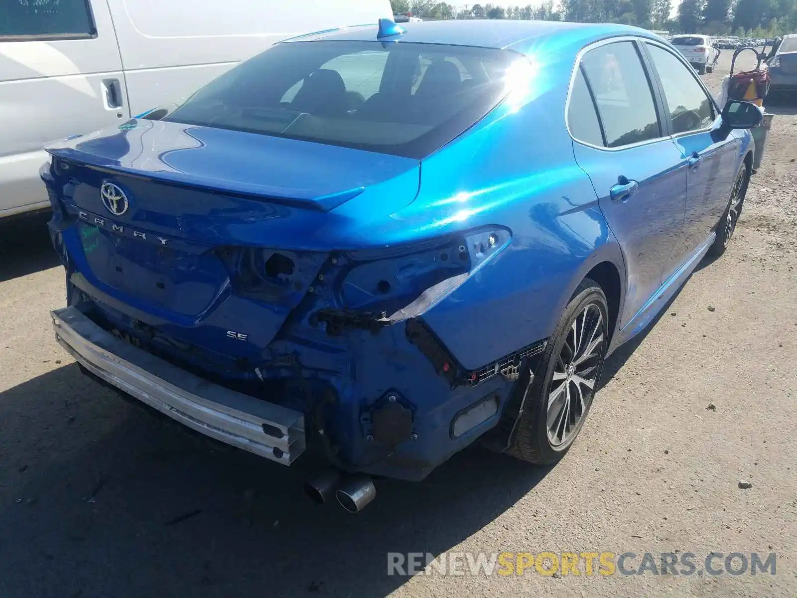 4 Photograph of a damaged car 4T1B11HK5KU231923 TOYOTA CAMRY 2019