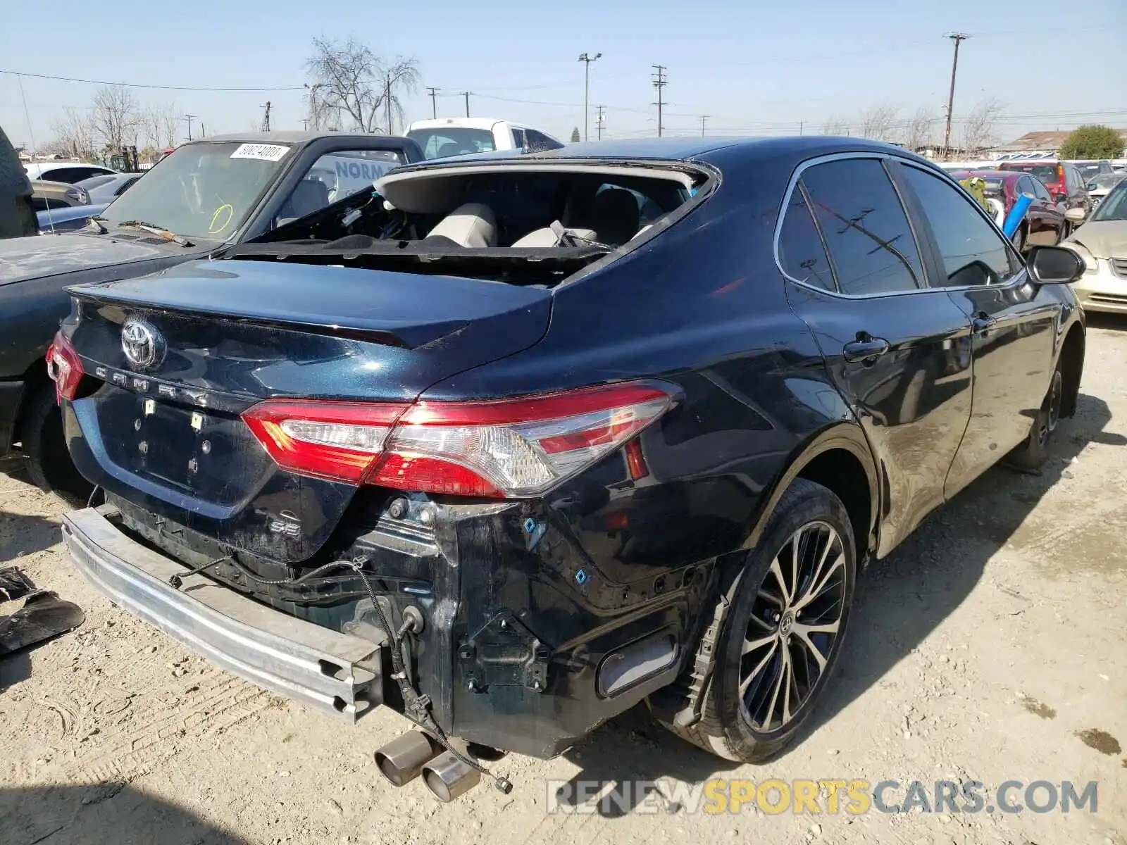 4 Фотография поврежденного автомобиля 4T1B11HK5KU234207 TOYOTA CAMRY 2019