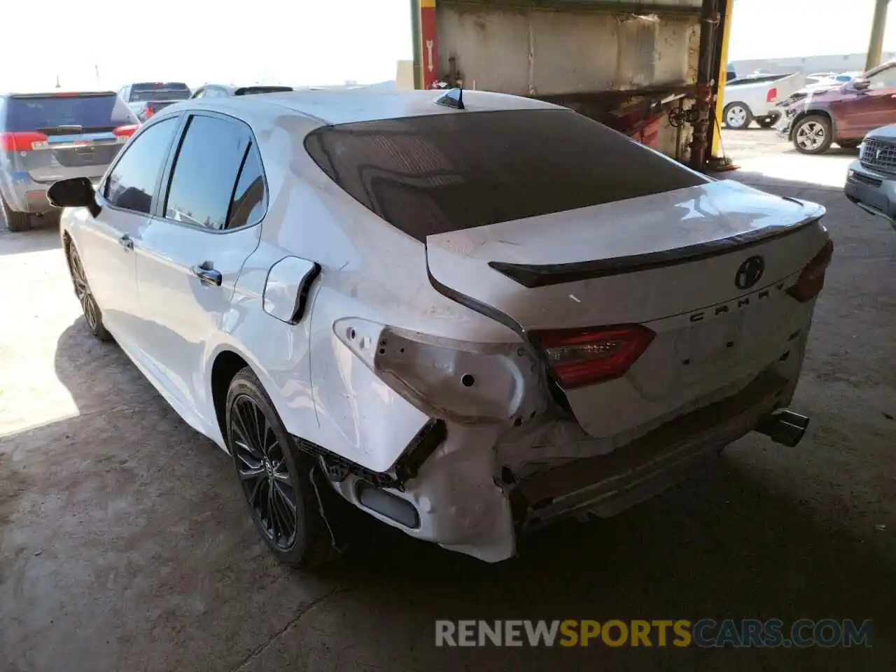 3 Photograph of a damaged car 4T1B11HK5KU235275 TOYOTA CAMRY 2019