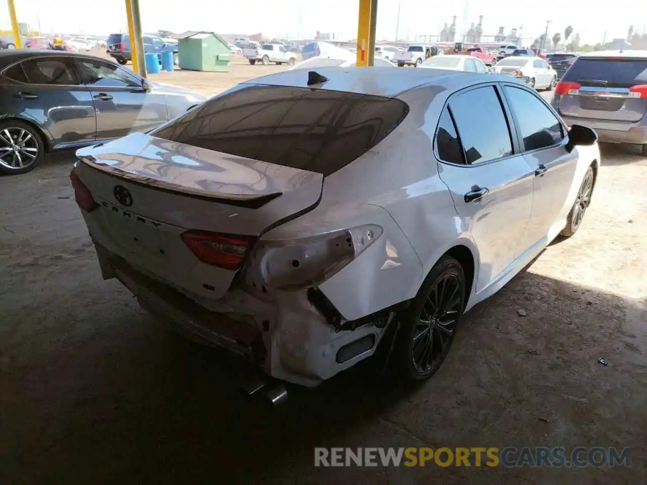 4 Photograph of a damaged car 4T1B11HK5KU235275 TOYOTA CAMRY 2019