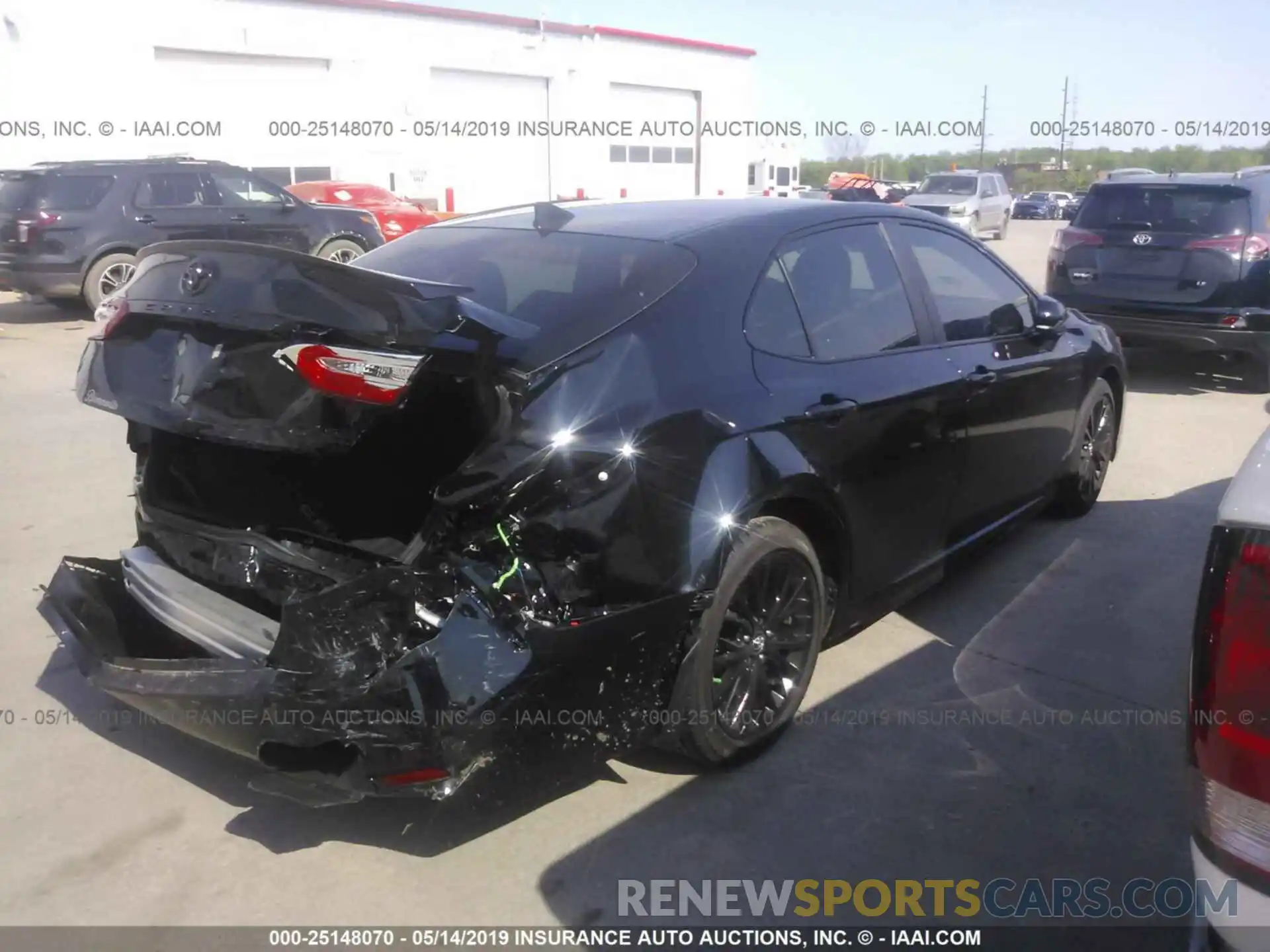 4 Photograph of a damaged car 4T1B11HK5KU235535 TOYOTA CAMRY 2019