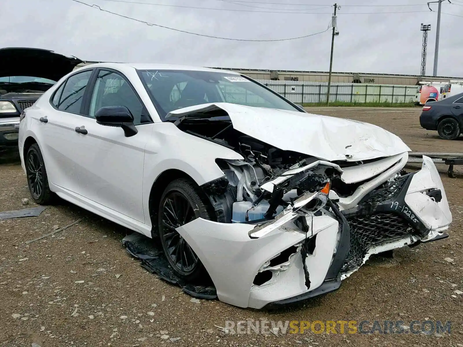 1 Photograph of a damaged car 4T1B11HK5KU235695 TOYOTA CAMRY 2019