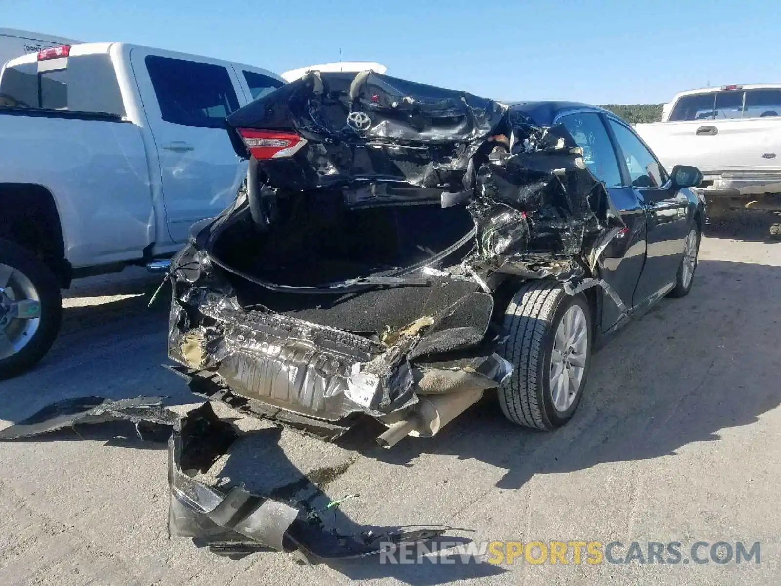 4 Photograph of a damaged car 4T1B11HK5KU236622 TOYOTA CAMRY 2019