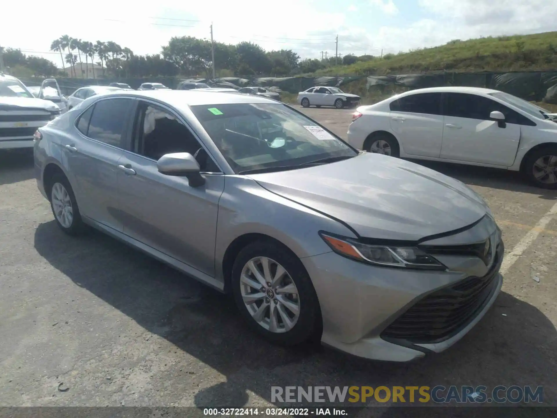 1 Photograph of a damaged car 4T1B11HK5KU236927 TOYOTA CAMRY 2019