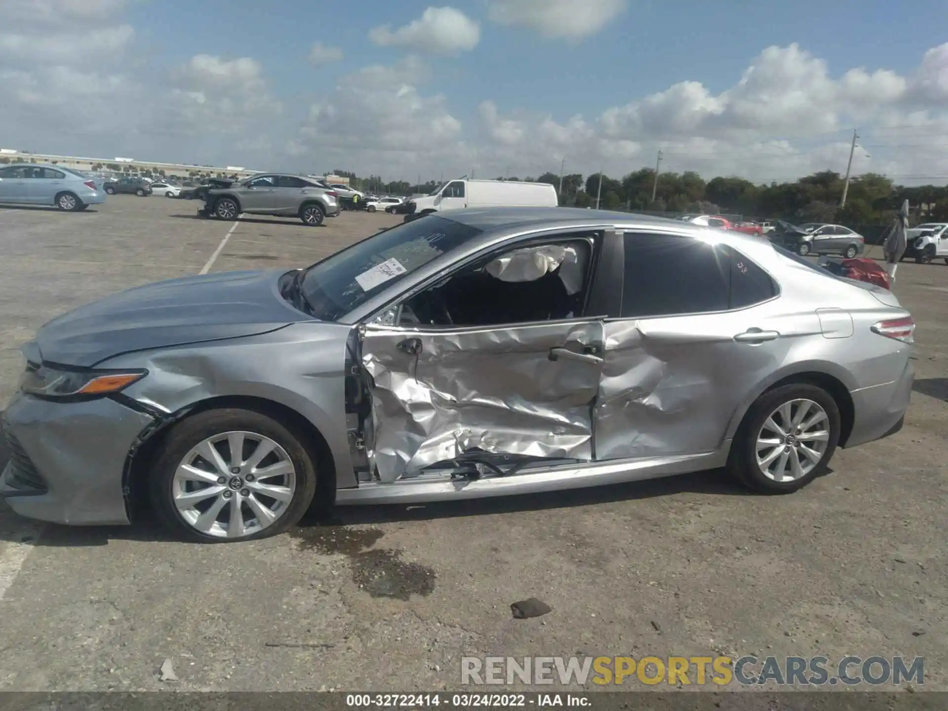 6 Photograph of a damaged car 4T1B11HK5KU236927 TOYOTA CAMRY 2019