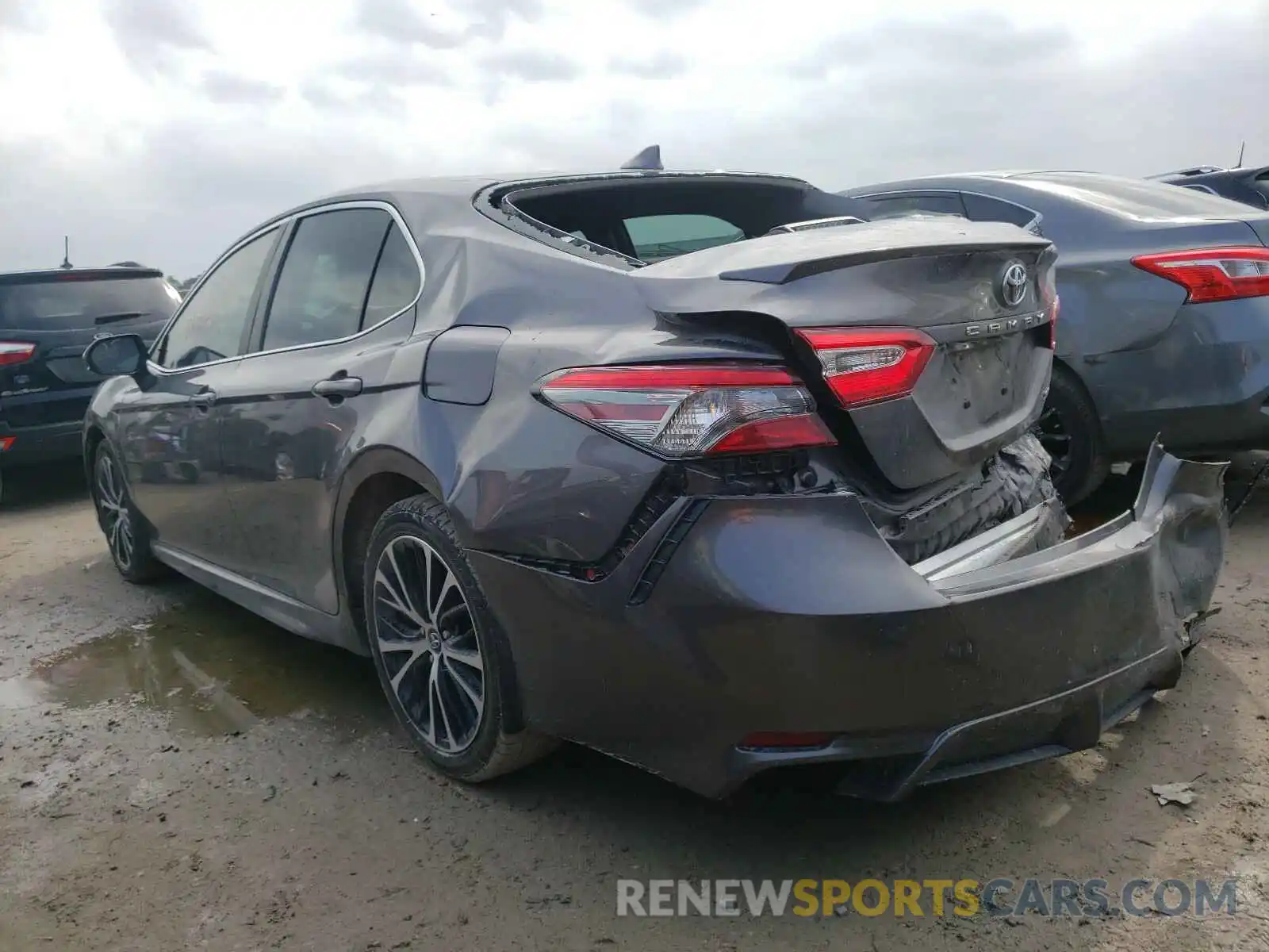 3 Photograph of a damaged car 4T1B11HK5KU237561 TOYOTA CAMRY 2019