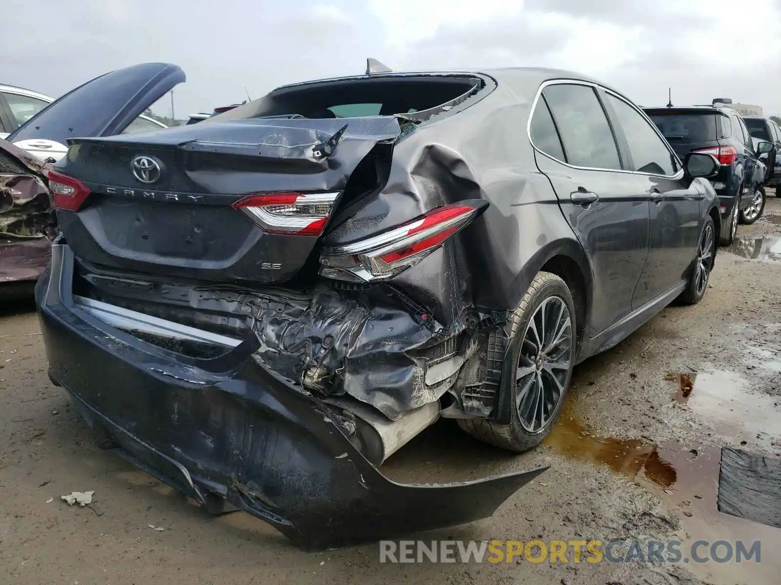 4 Photograph of a damaged car 4T1B11HK5KU237561 TOYOTA CAMRY 2019