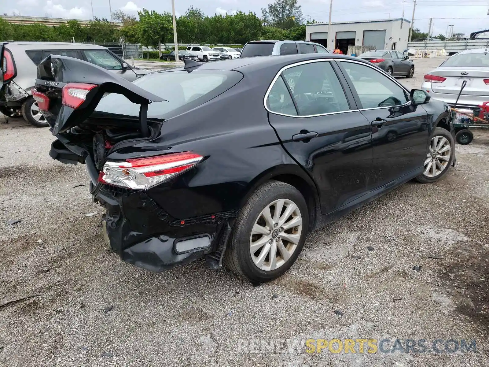 4 Фотография поврежденного автомобиля 4T1B11HK5KU238550 TOYOTA CAMRY 2019