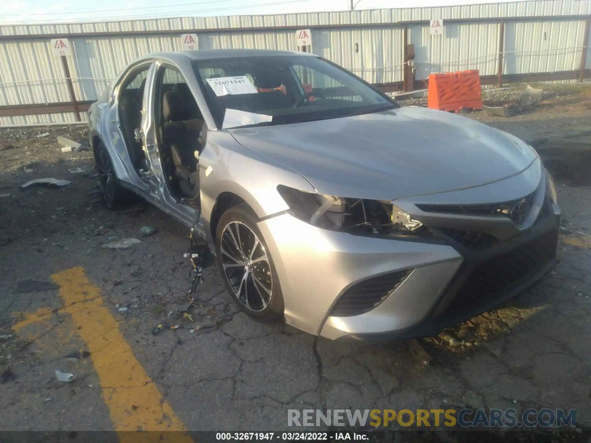 1 Photograph of a damaged car 4T1B11HK5KU239195 TOYOTA CAMRY 2019