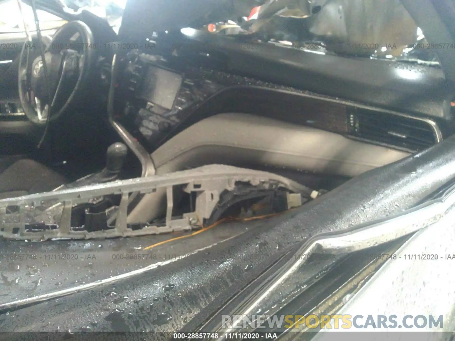 5 Photograph of a damaged car 4T1B11HK5KU240198 TOYOTA CAMRY 2019