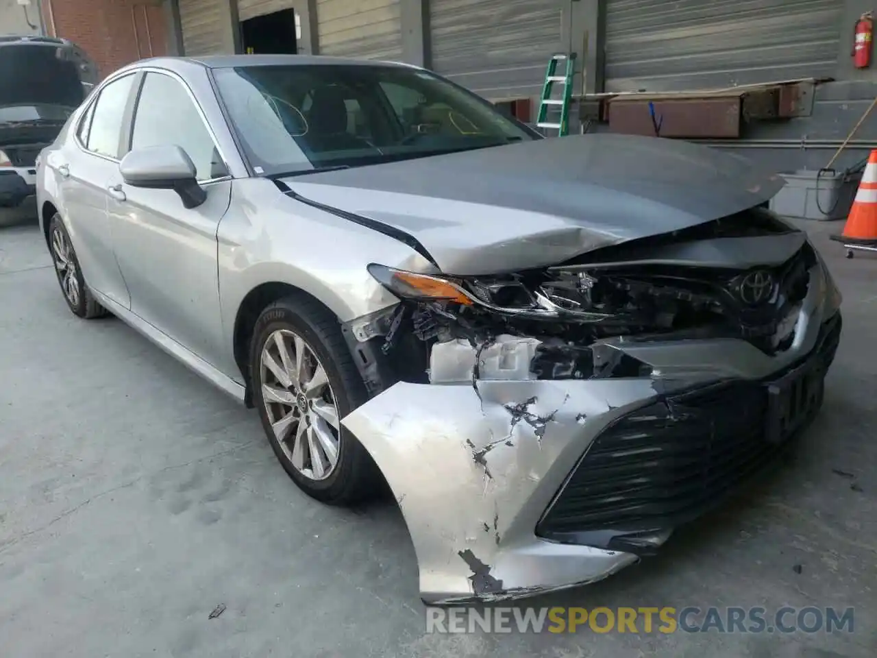 9 Фотография поврежденного автомобиля 4T1B11HK5KU242176 TOYOTA CAMRY 2019