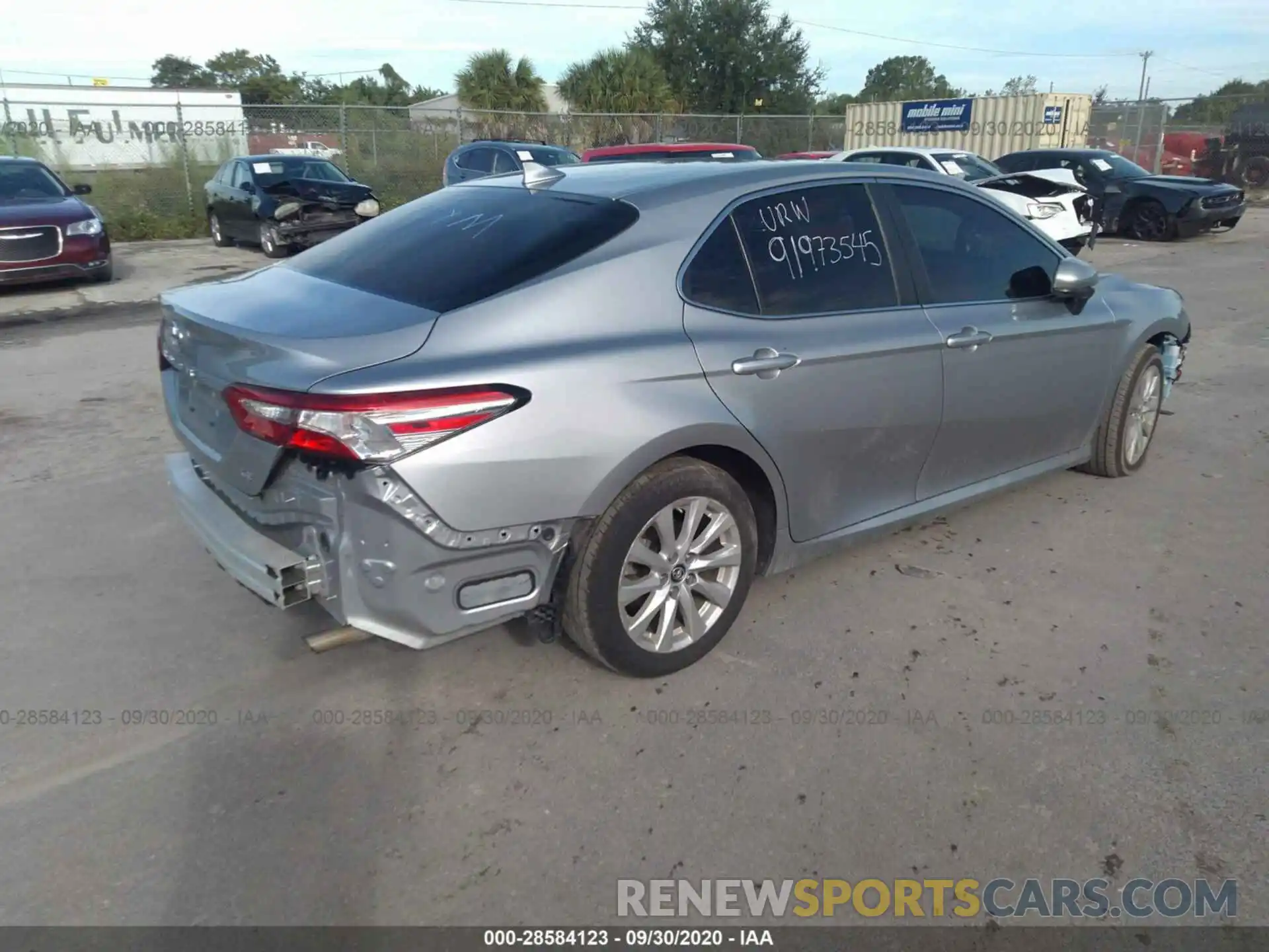 4 Фотография поврежденного автомобиля 4T1B11HK5KU243313 TOYOTA CAMRY 2019