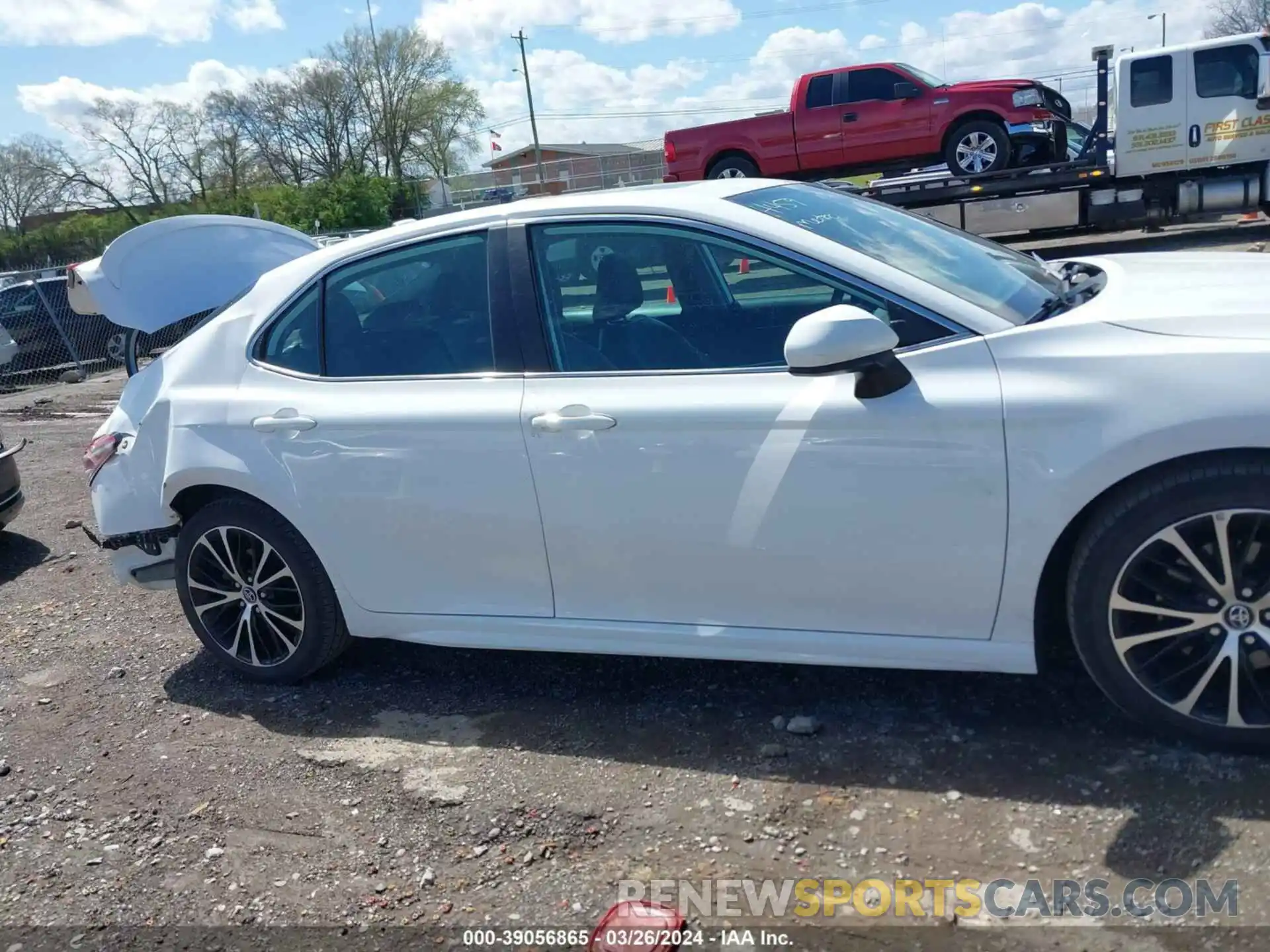 14 Photograph of a damaged car 4T1B11HK5KU244459 TOYOTA CAMRY 2019