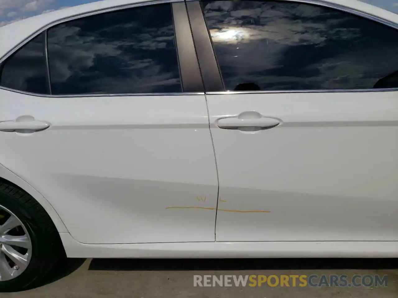 9 Photograph of a damaged car 4T1B11HK5KU244784 TOYOTA CAMRY 2019