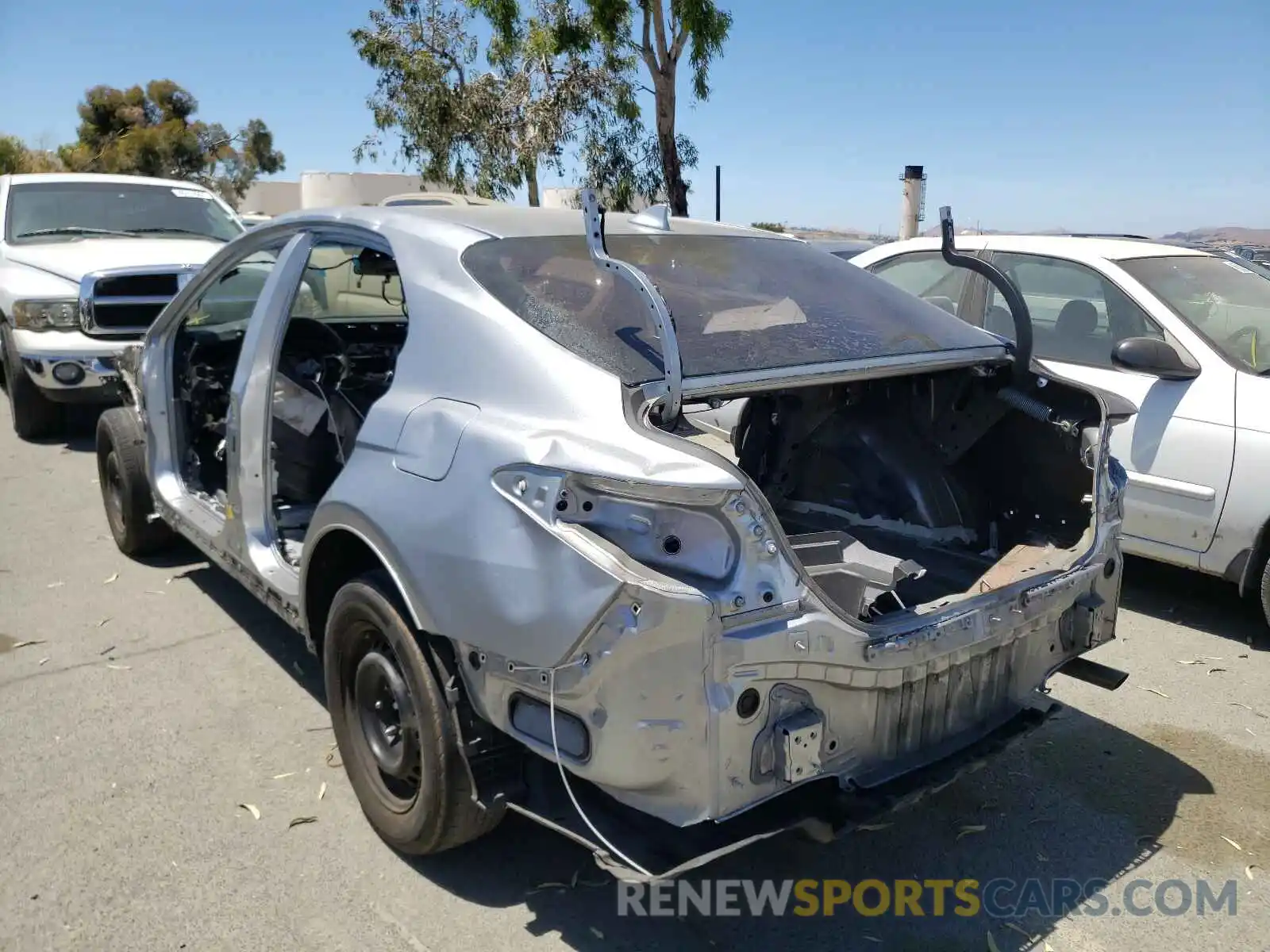 3 Photograph of a damaged car 4T1B11HK5KU247913 TOYOTA CAMRY 2019